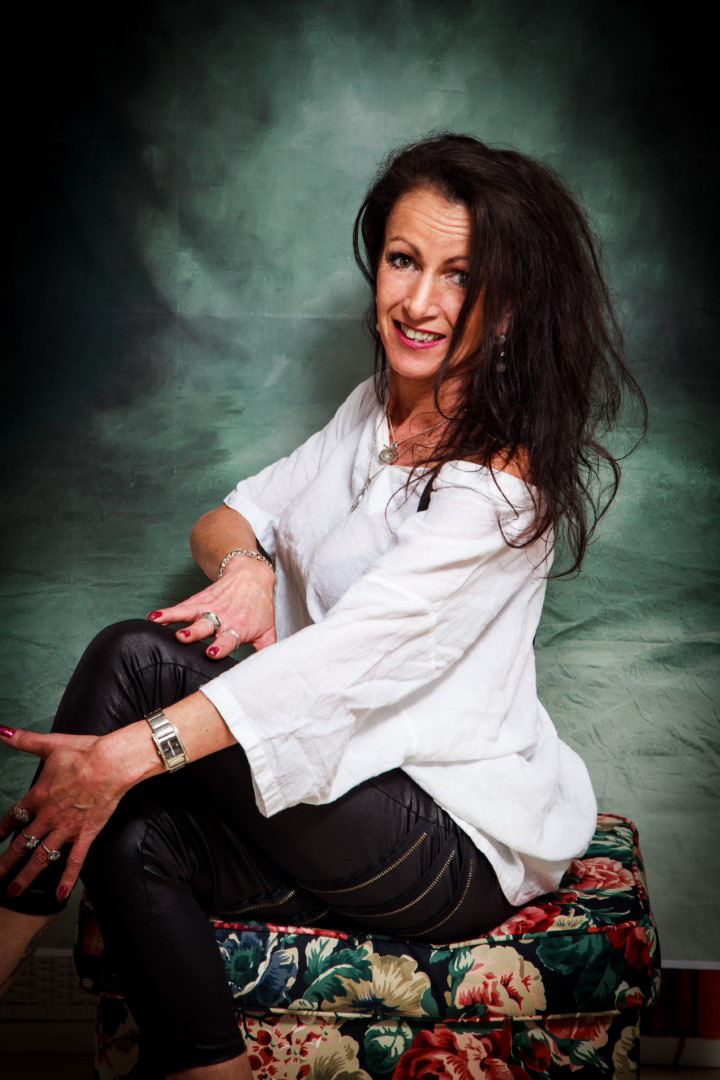 Homeshooting with Helena
