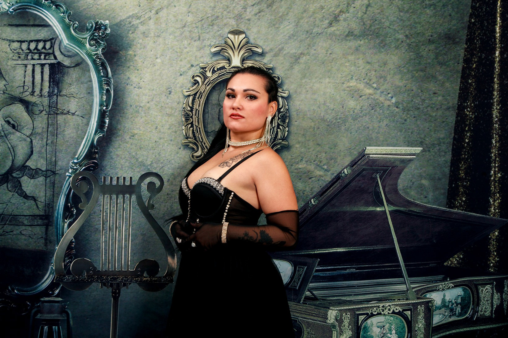 Viktoria with Piano