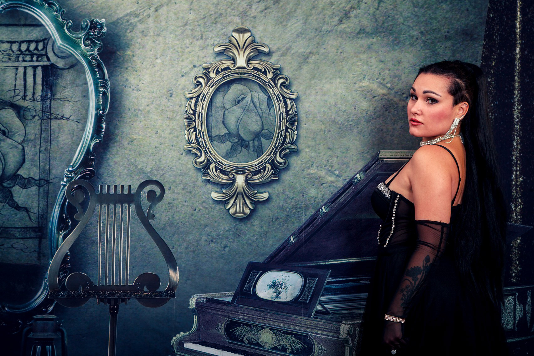 Viktoria with Piano