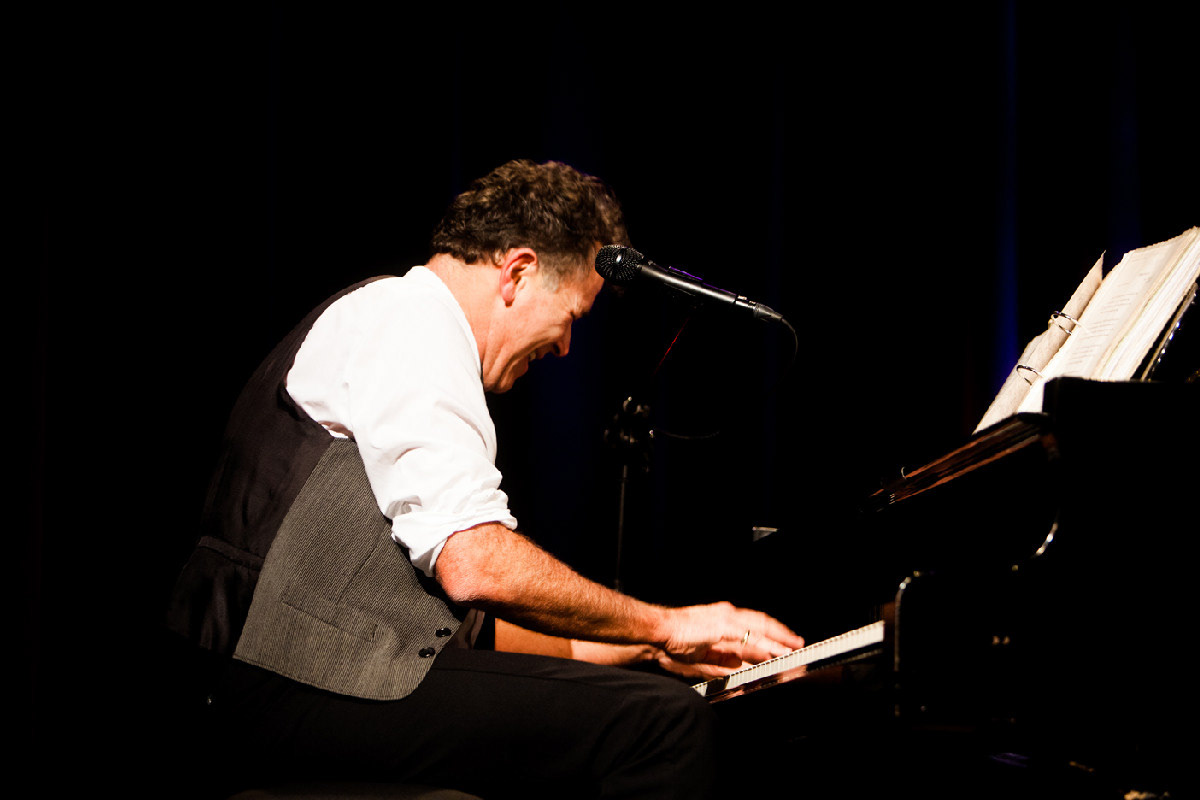 Live at Lustspielhaus