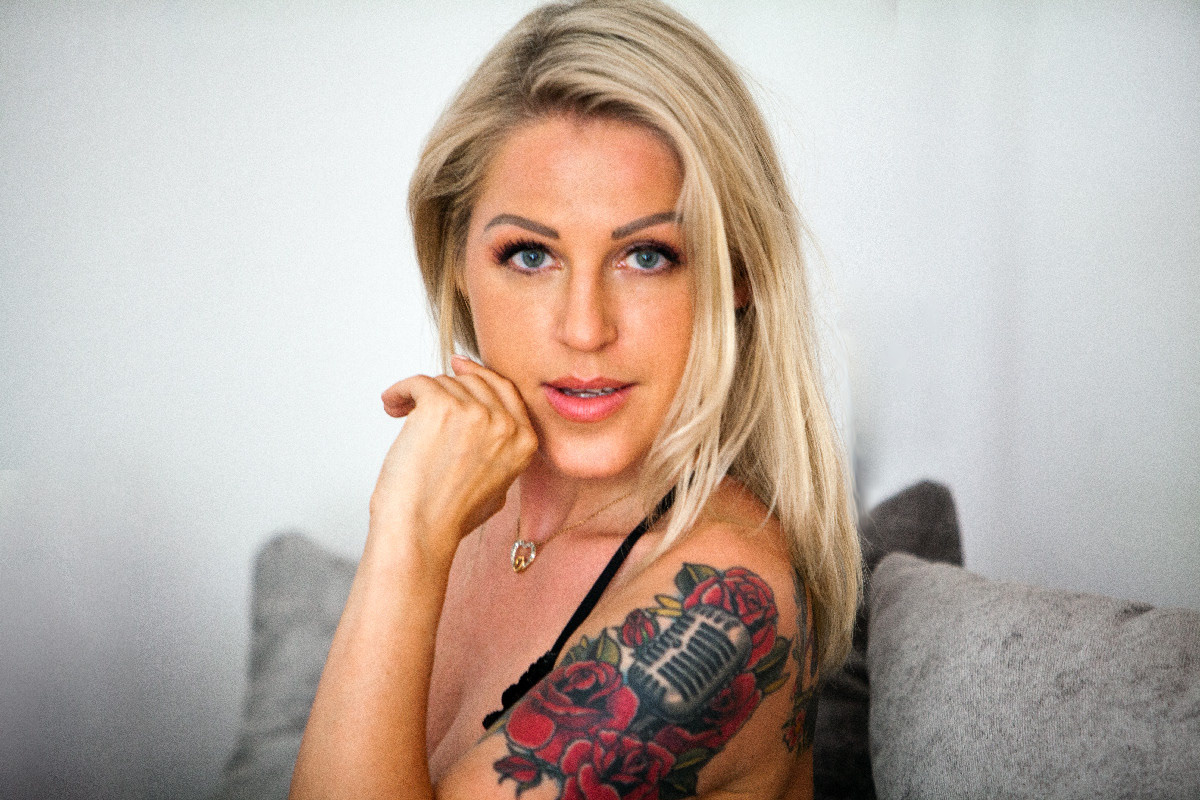 Homeshooting with Vikky