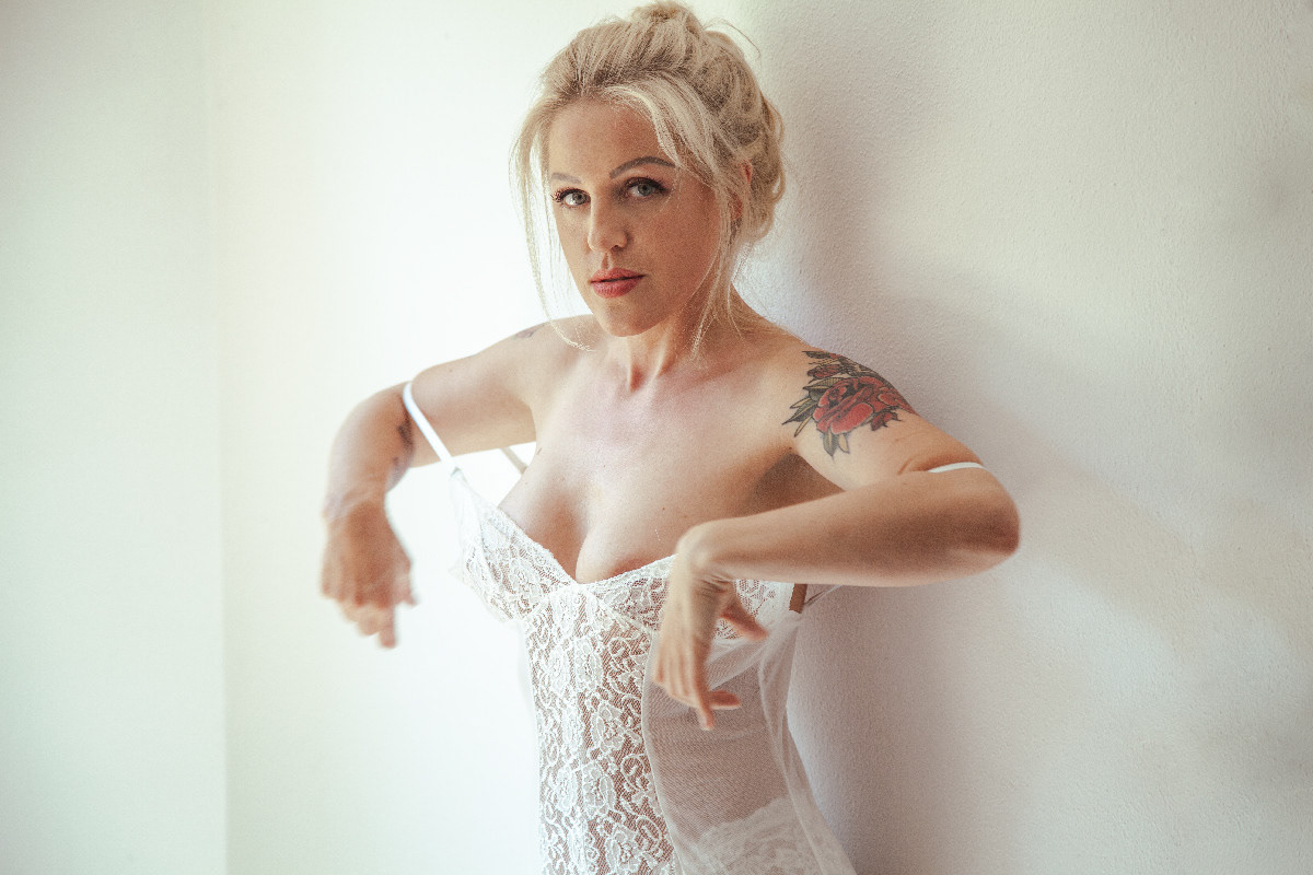 Homeshooting with Vikky