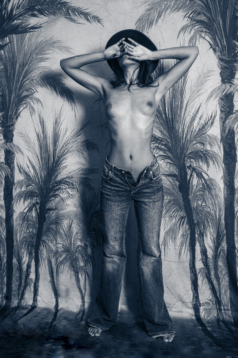 Yao Tsy in the desert II