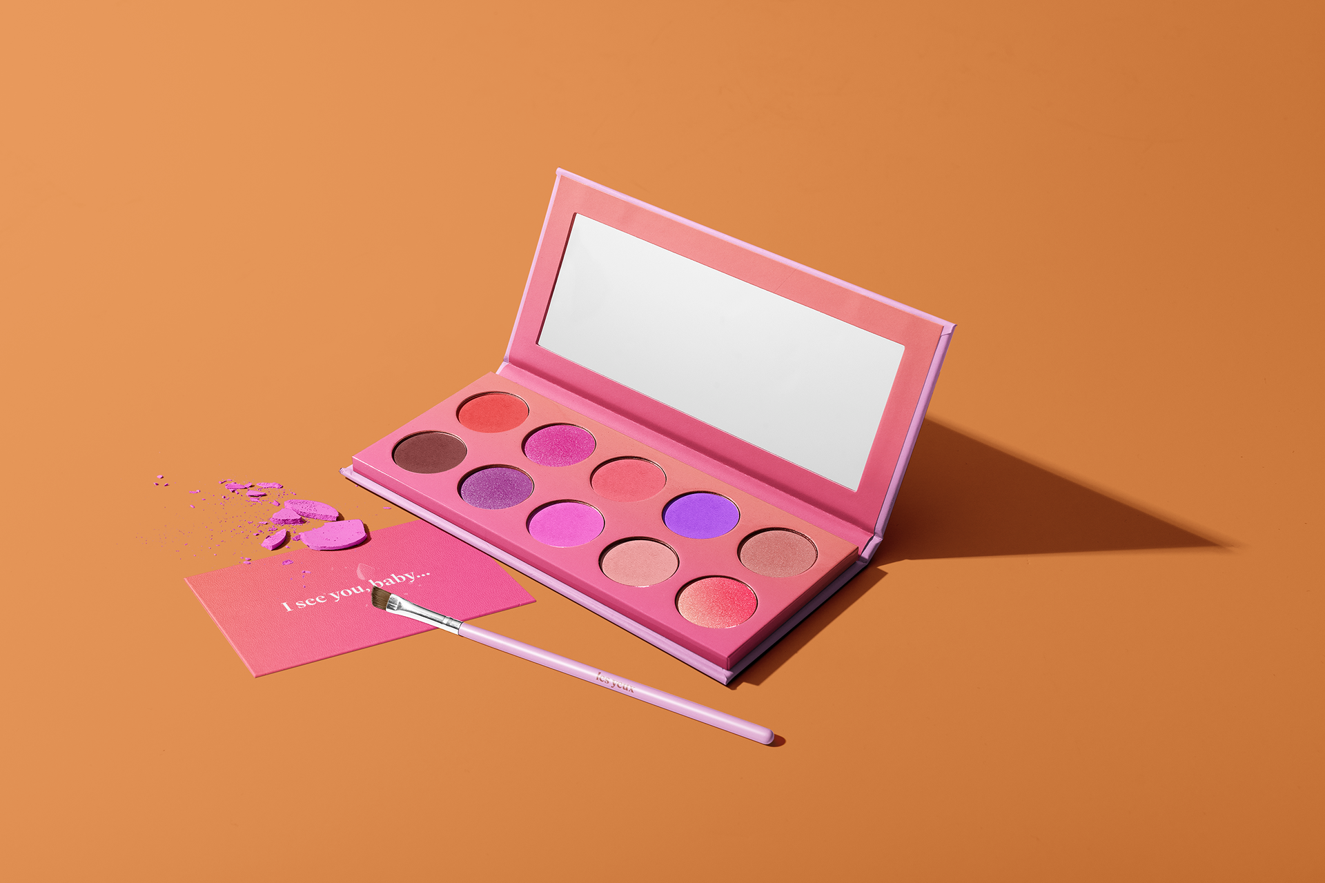 Eye shadow palette concept - les yeux cosmetics