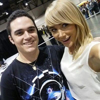 Sara Underwood (Actress) & I at Wizard World