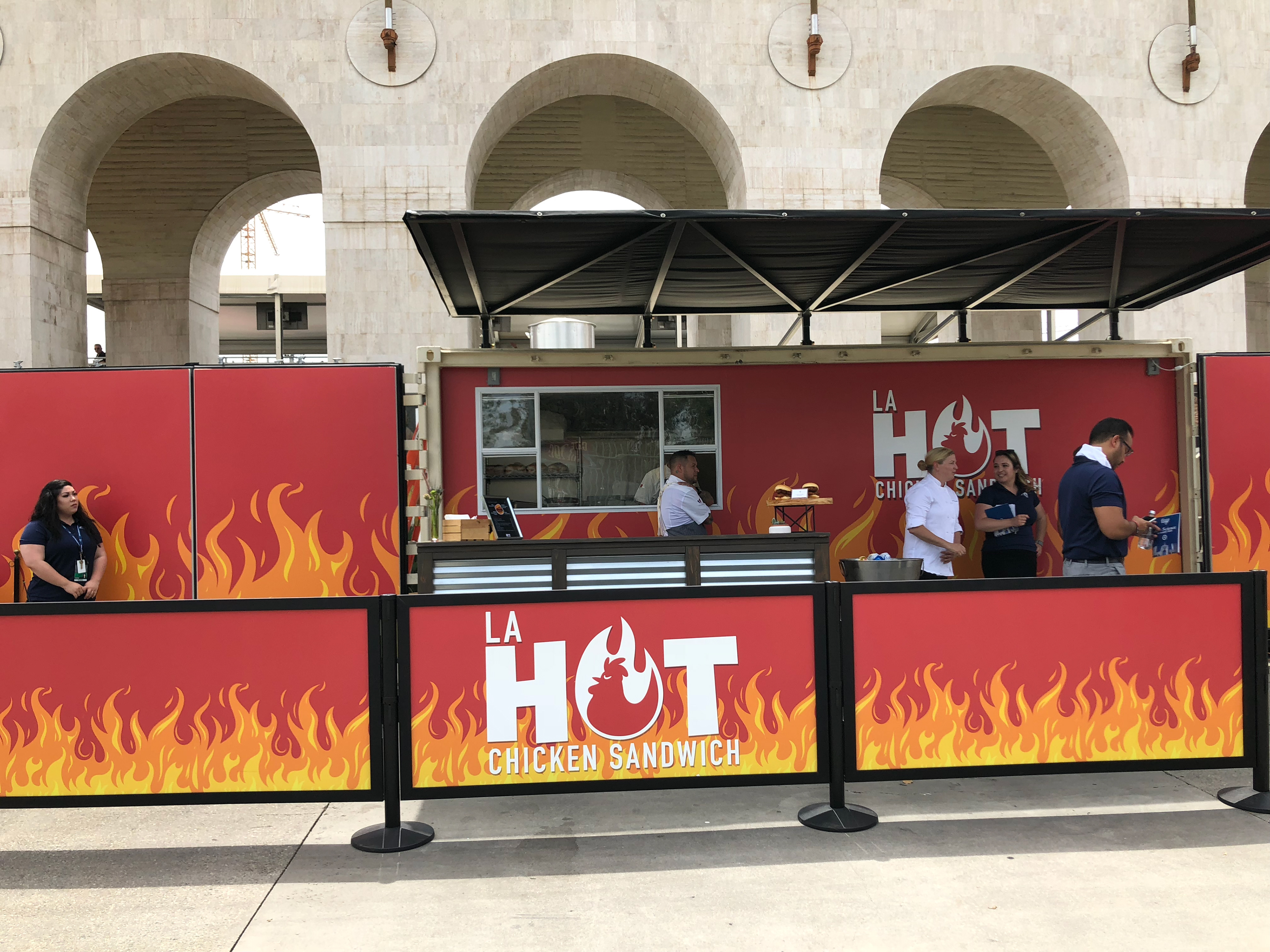 LA Hot Chicken Sandwich 2