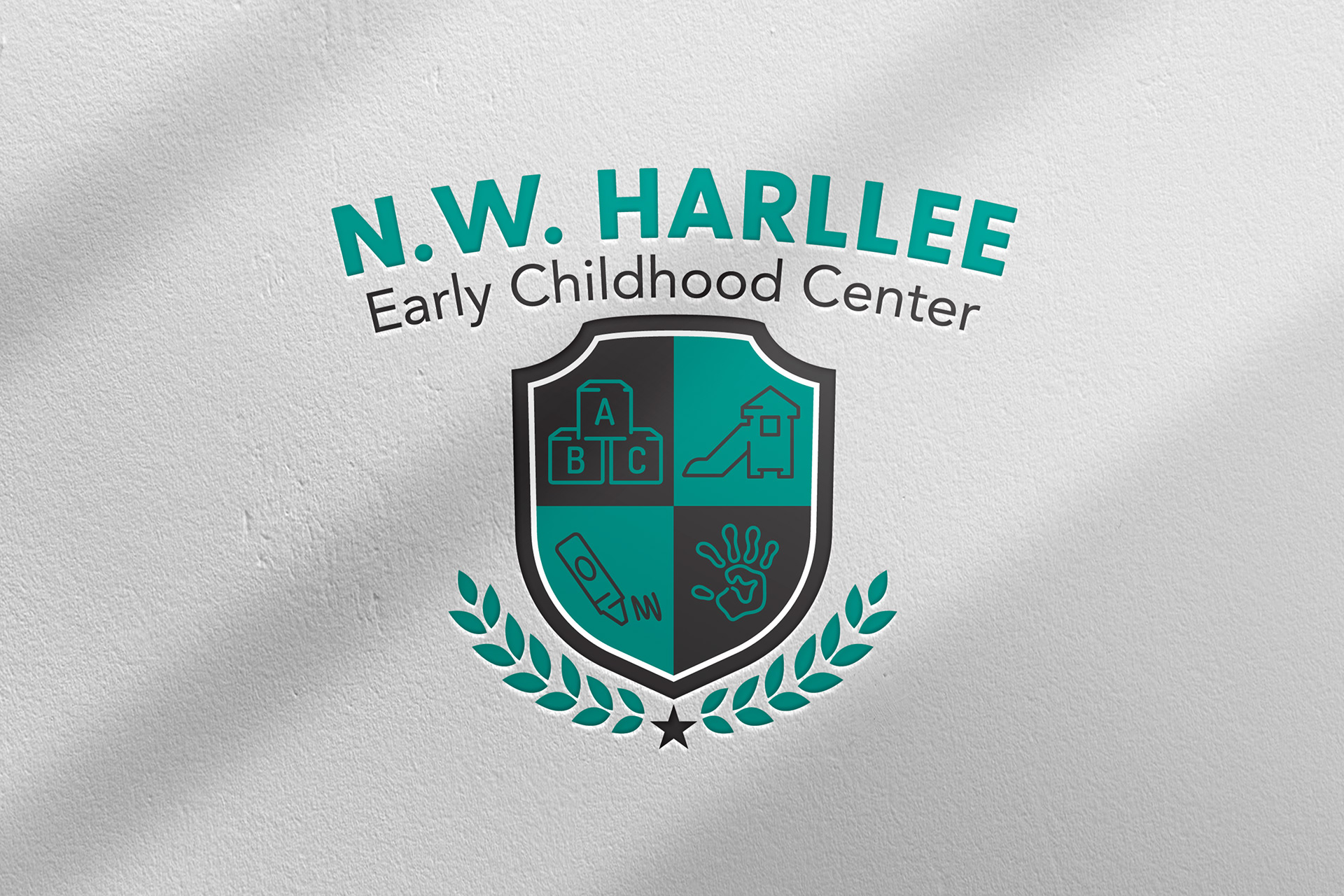 Harllee School Logo