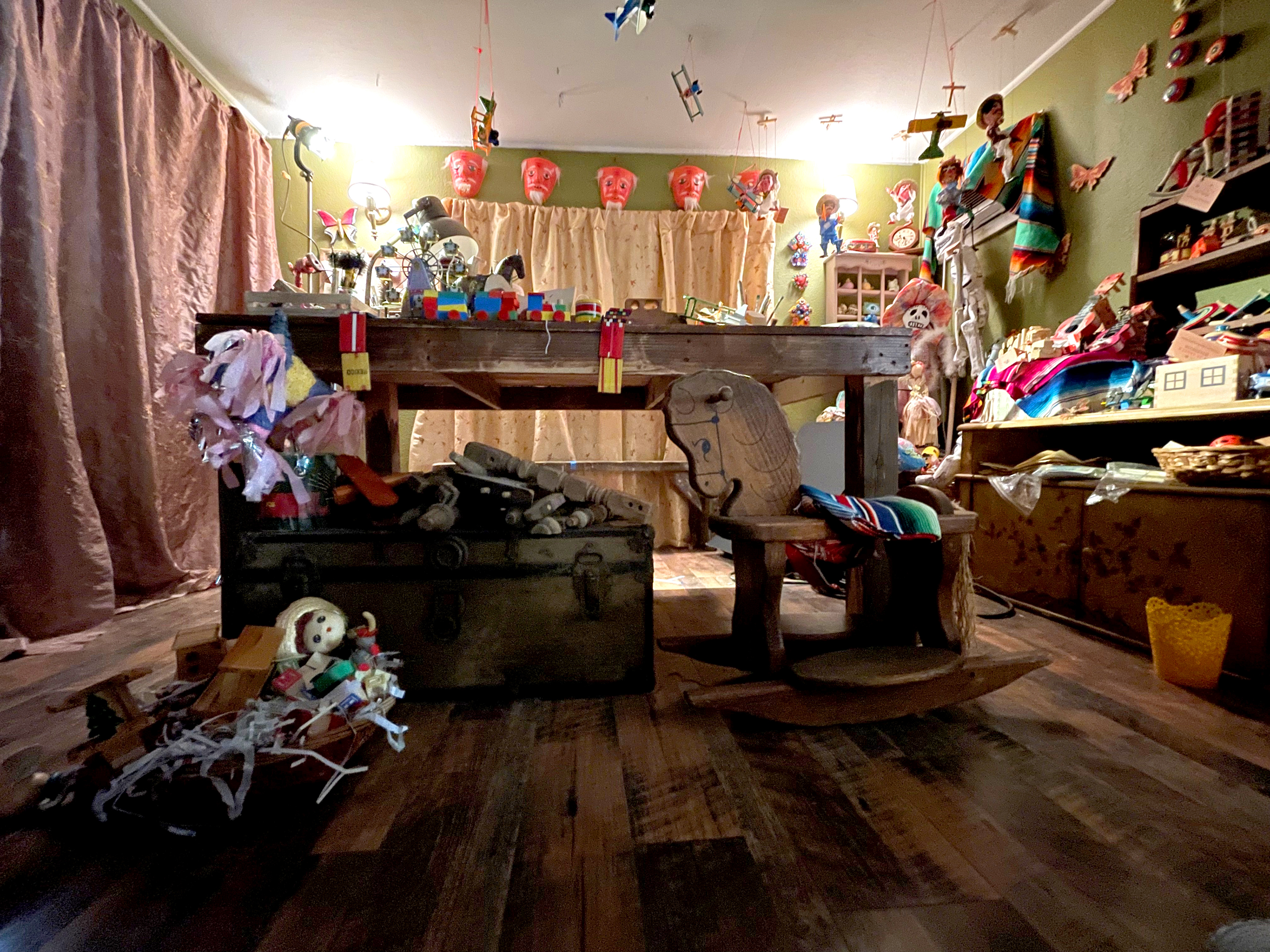 La Bruja Set Photos - Abuela's Workshop