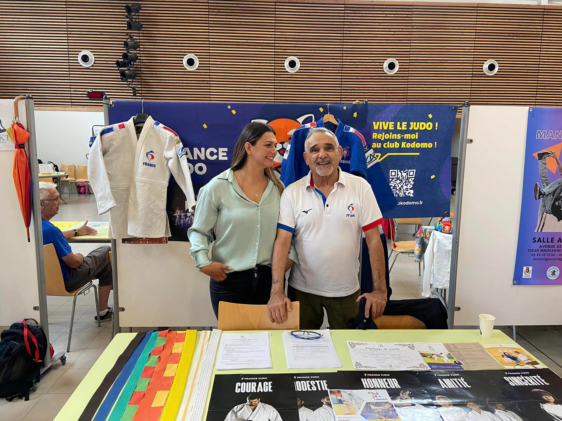 Notre présidente et notre professeur au forum des associations de Maussane-les-Alpilles, septembre 2023 🔥🥋