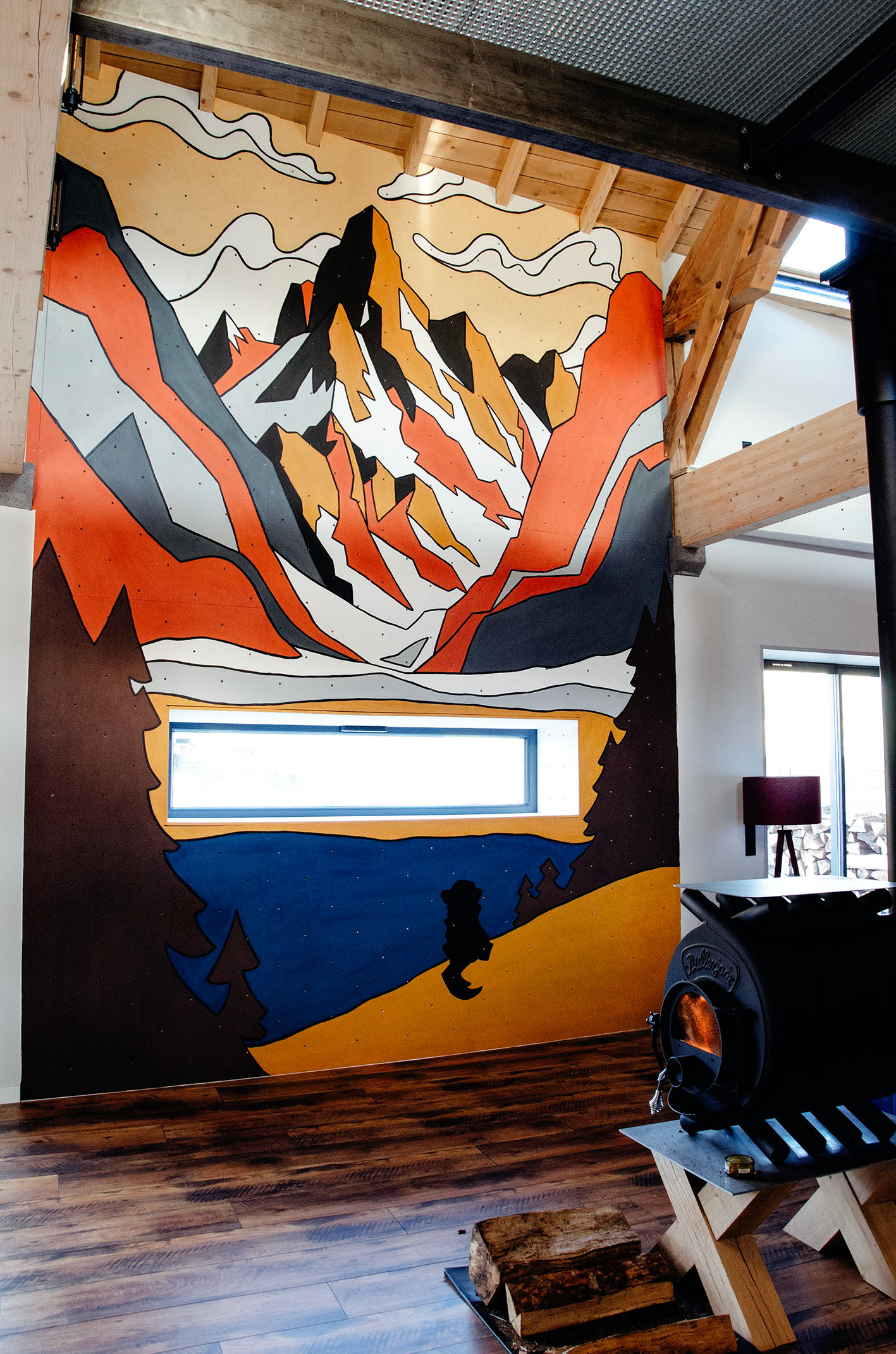 Mountain at home • Commande particulier • Illustration à la main sur mur d'escalade
