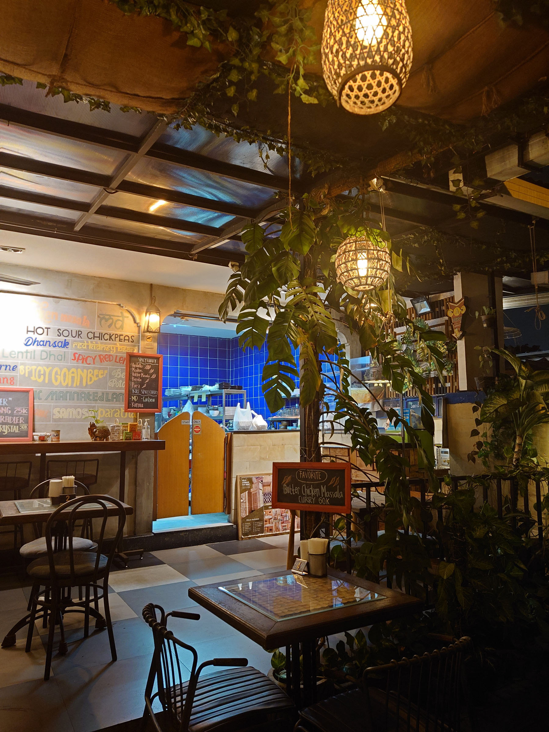 MD Warung in Sanur