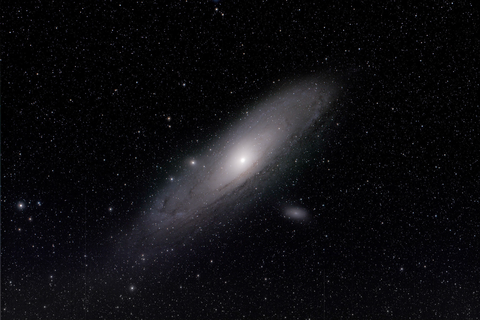 M31 - Andromeda Galaxie. Gesamtbelichtungszeit 20 Minuten (je 300s für Luminanz, Rot, Gelb und Grün).