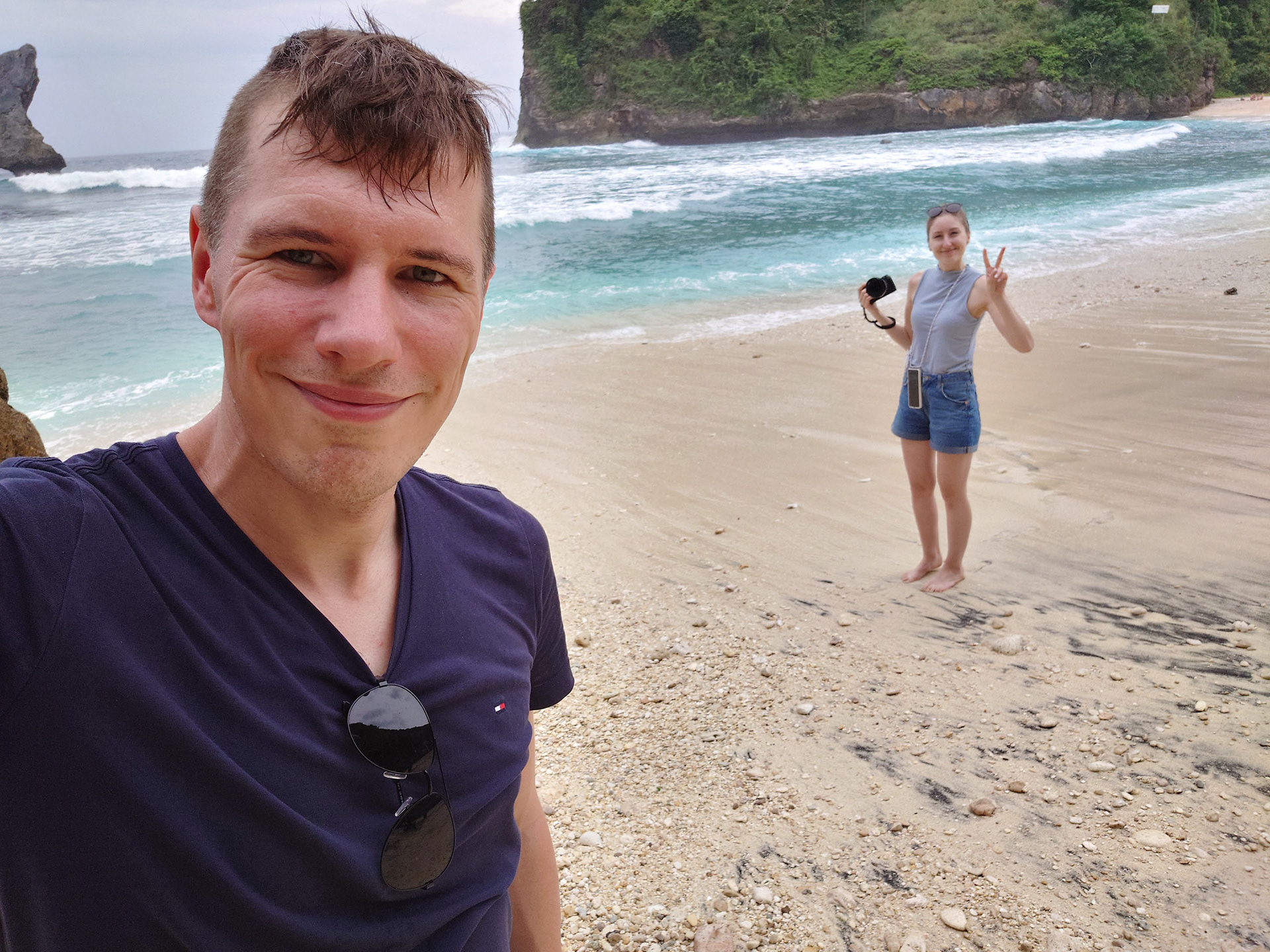 Atuh Beach: Unten am Strand.
