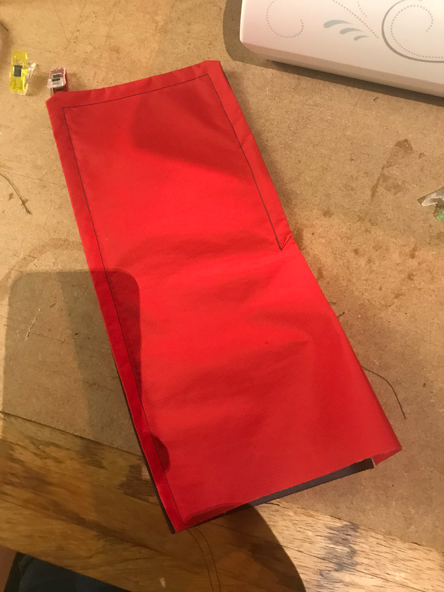 Mini-bivakzak om de rits te oefenen.