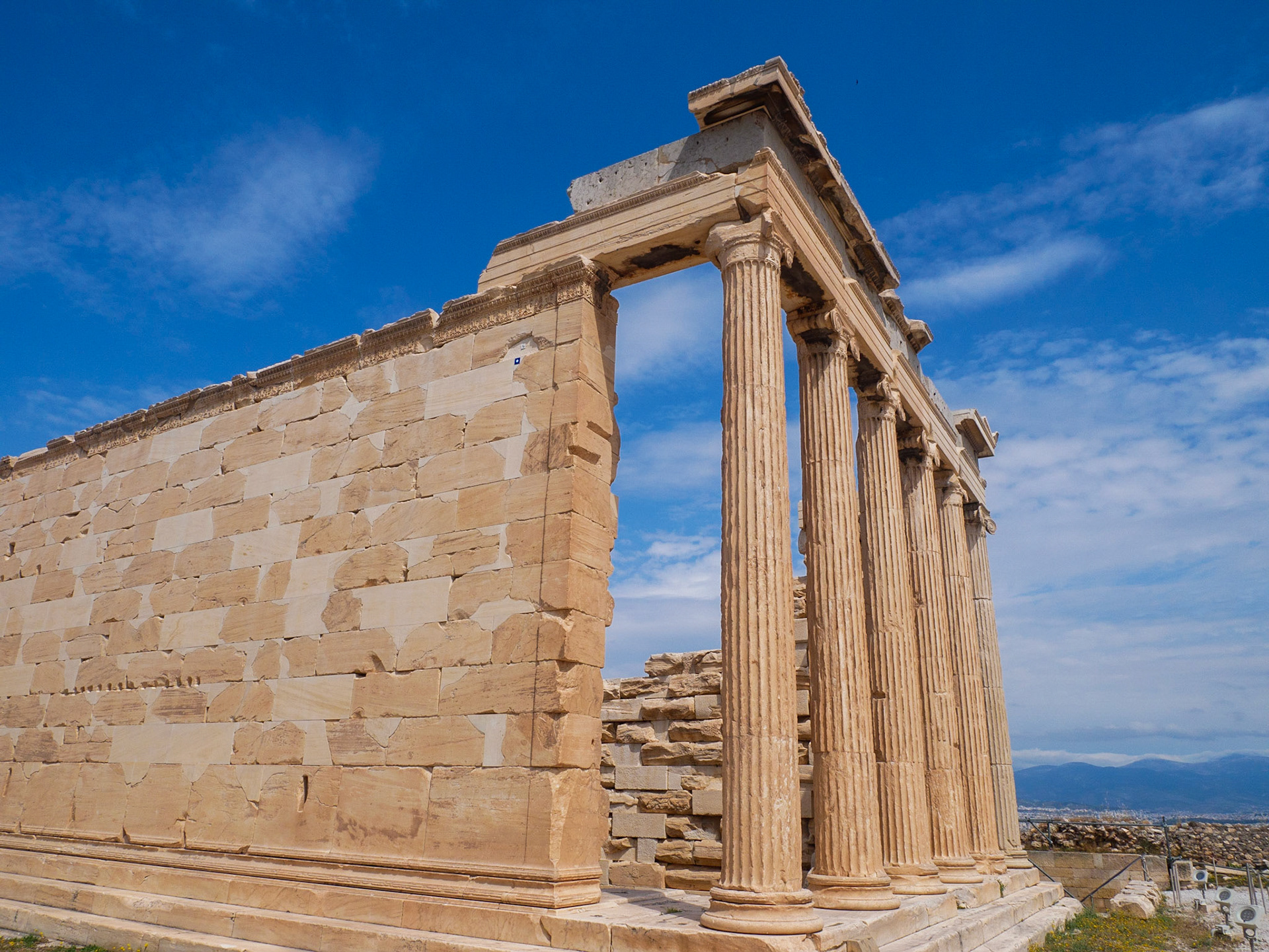 Erechtheionul. Atena