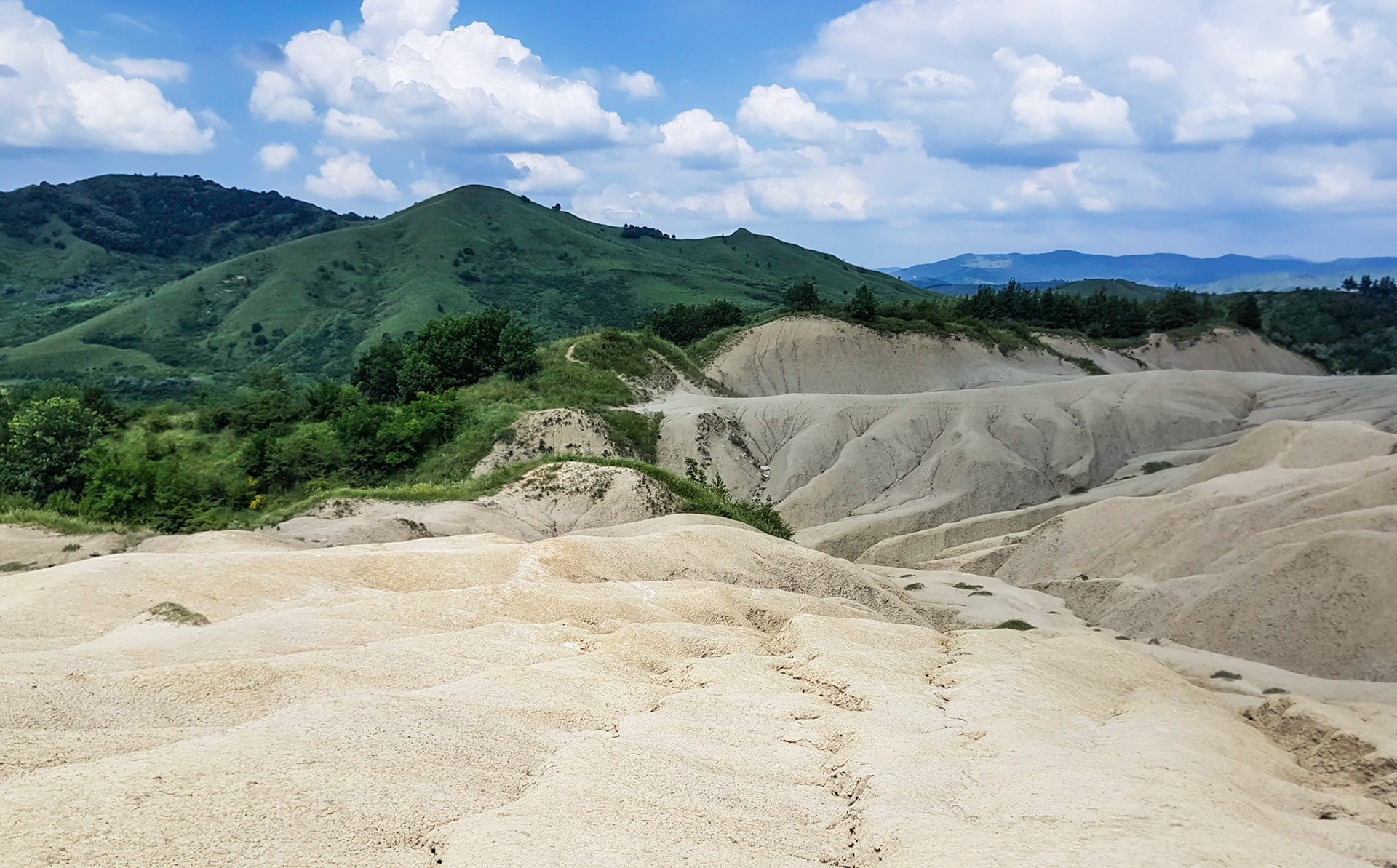 Vulcanii Noroioși. Scorțișoara
