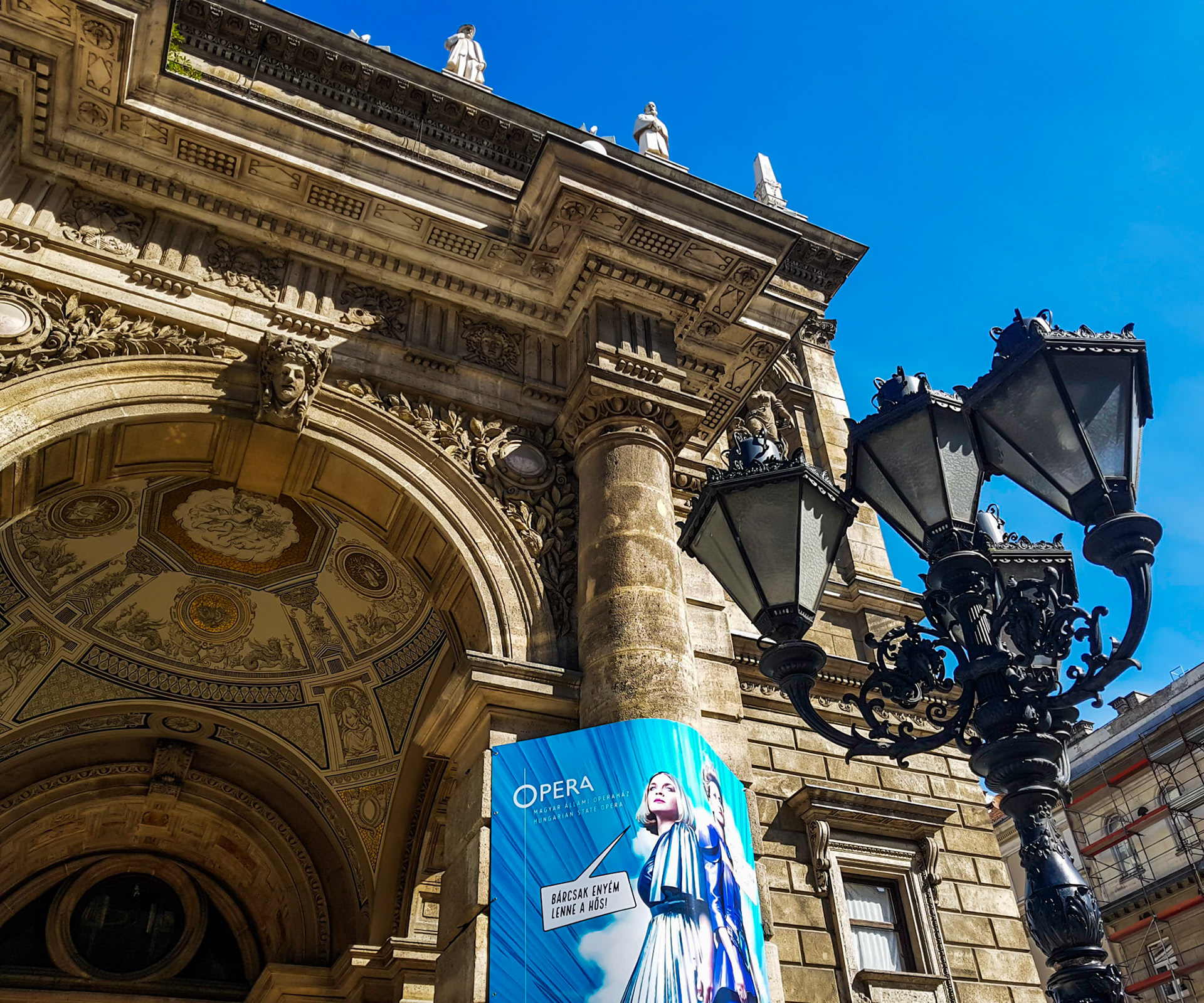 Opera. Pesta. Budapesta