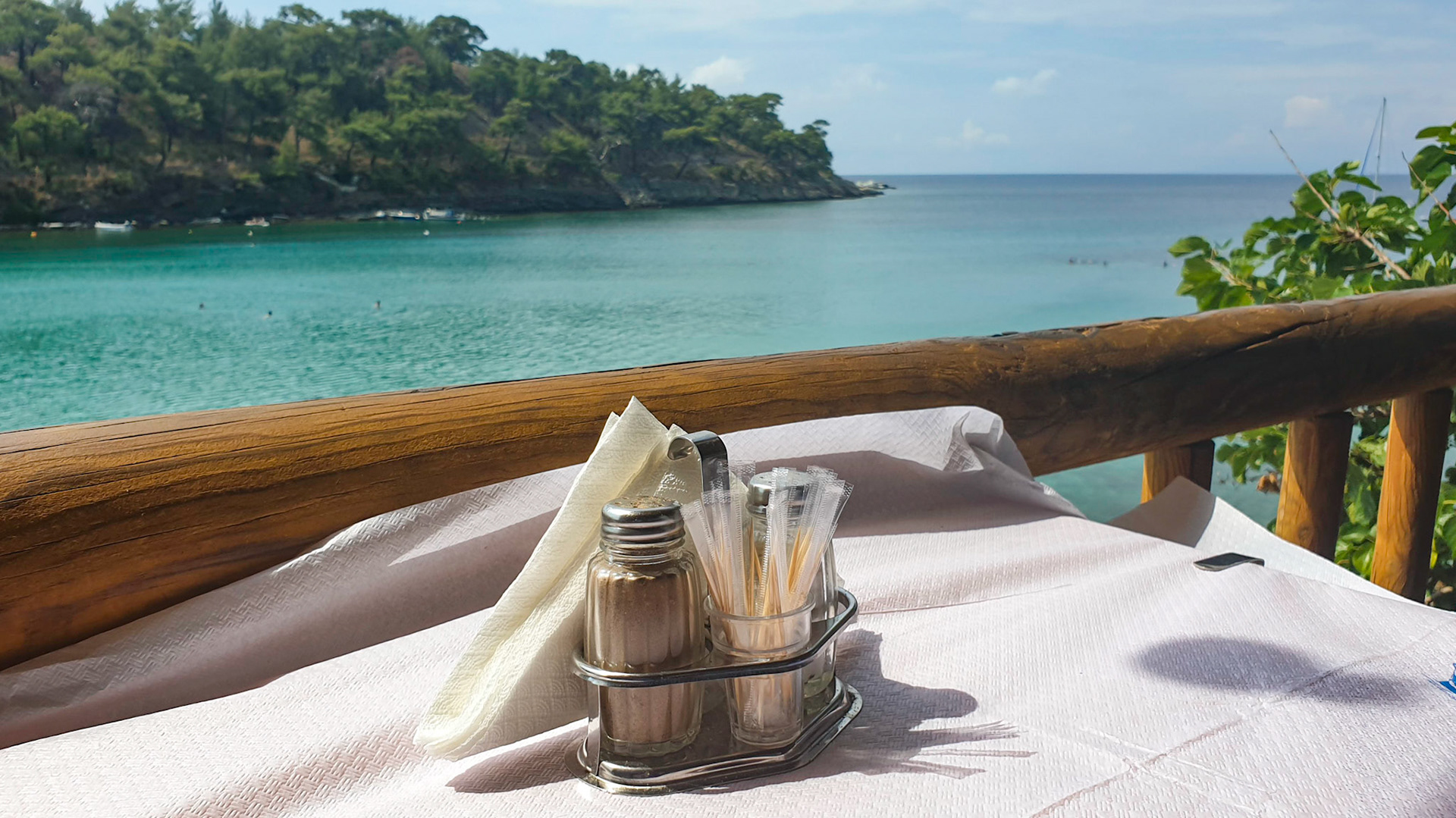 Taverna Glaros. Aliki