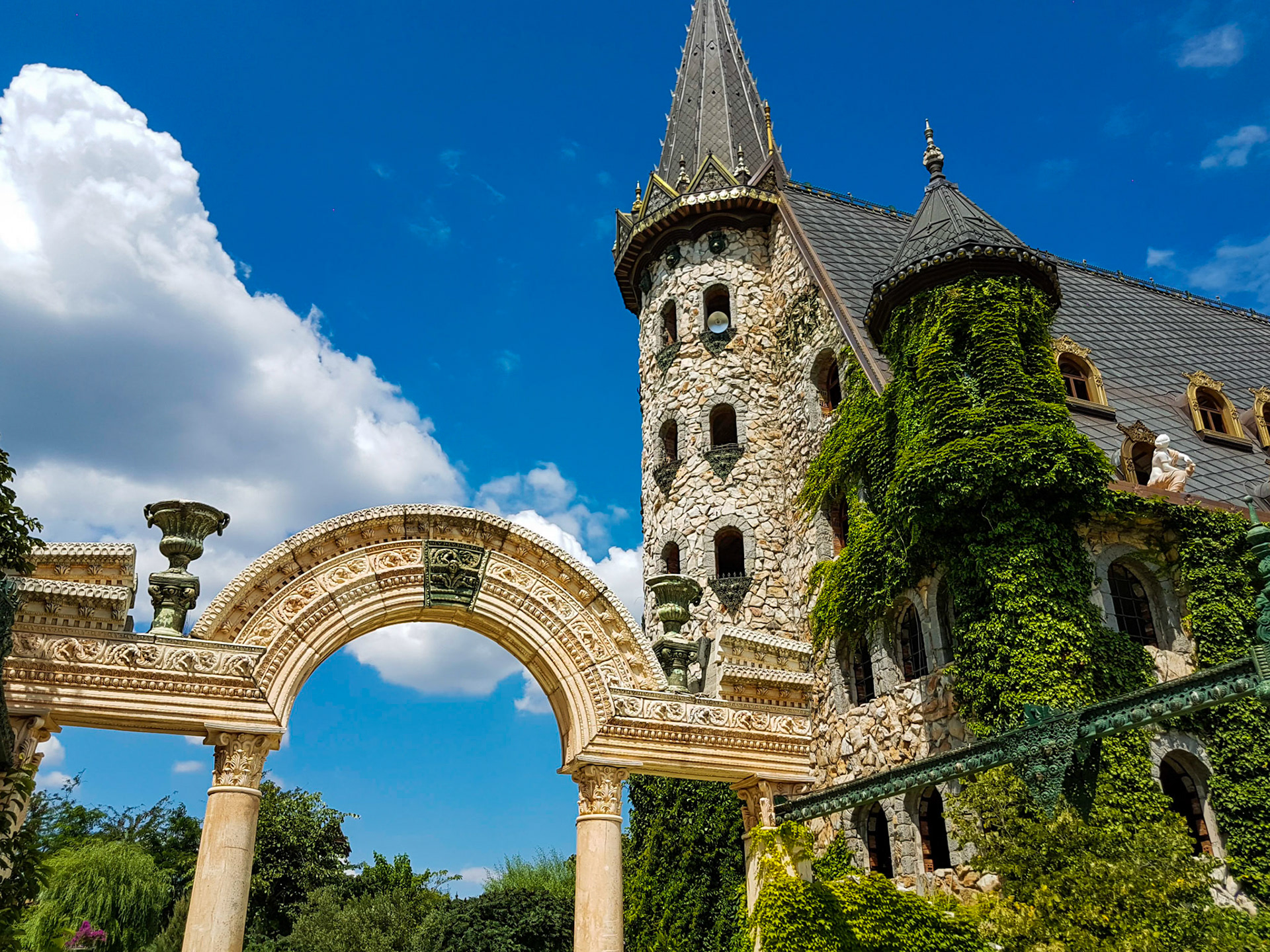Castelul Ravadinovo
