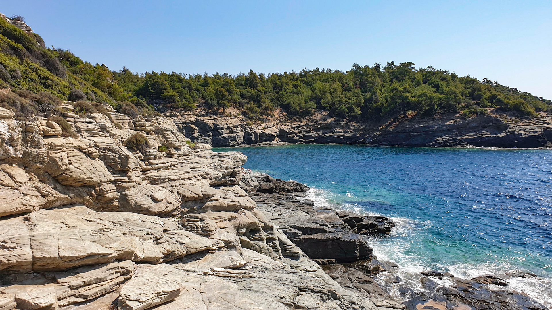 Stâncile Furtunii. Astris. Thasos