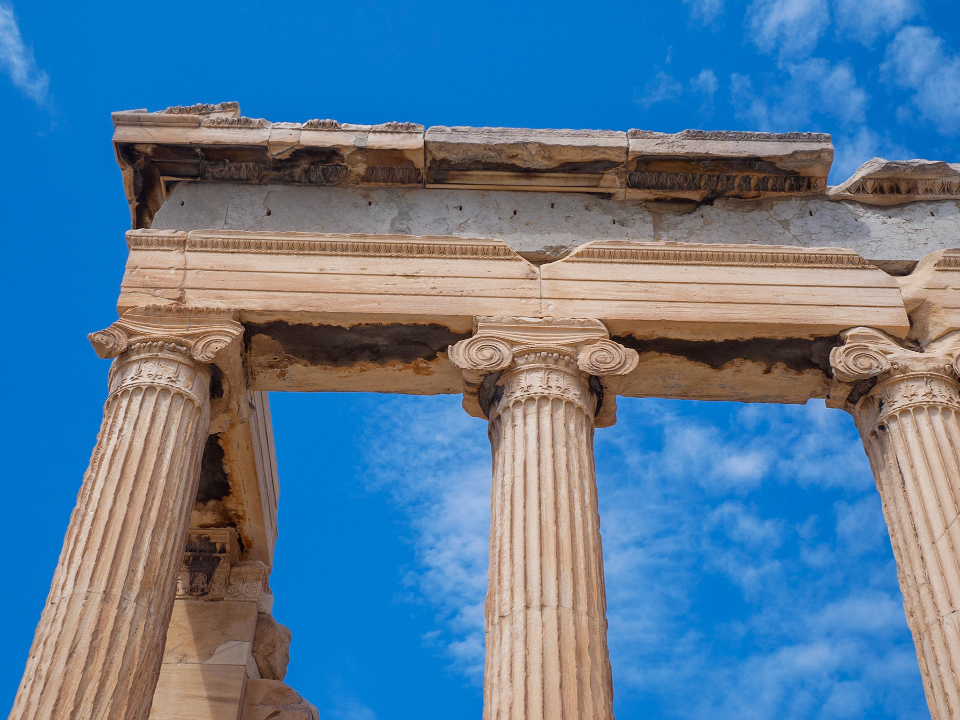 Erechtheionul. Atena