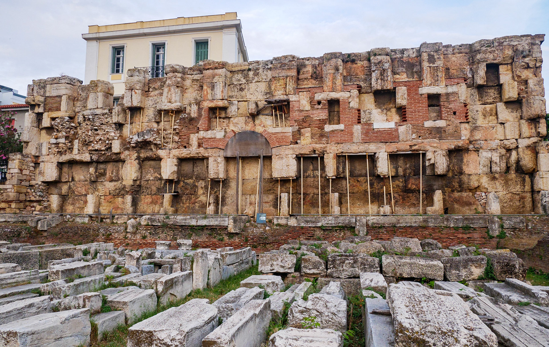 Biblioteca lui Hadrian. Atena