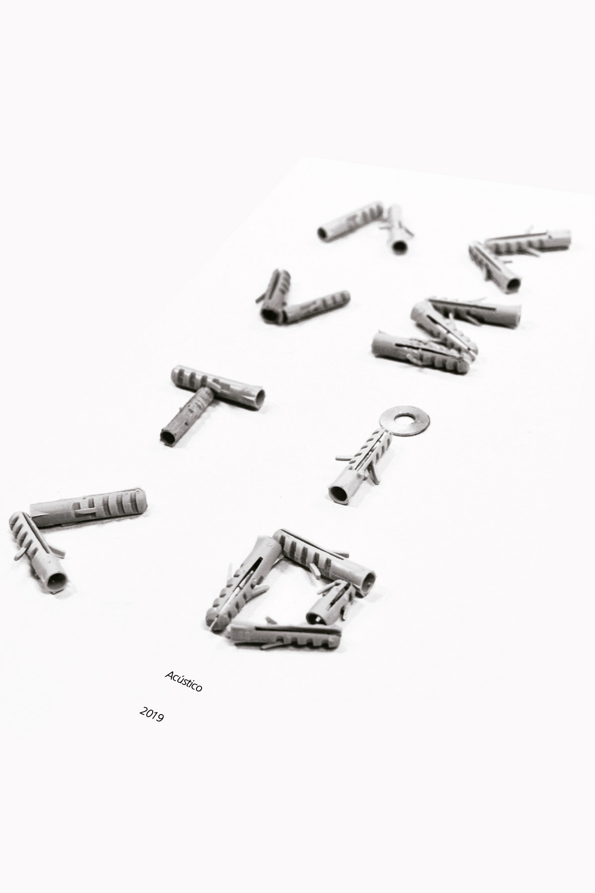 Hecho con tarugos y arandelas