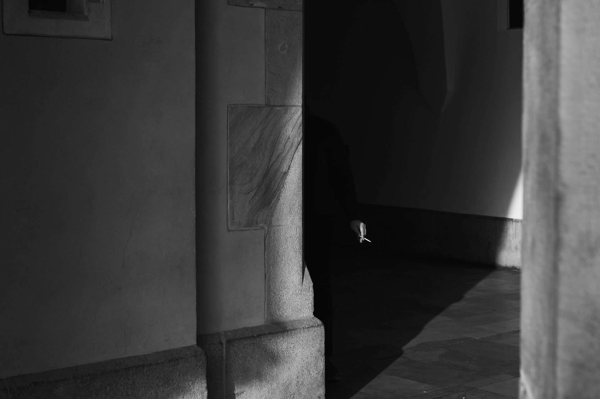© MAX BURGESS