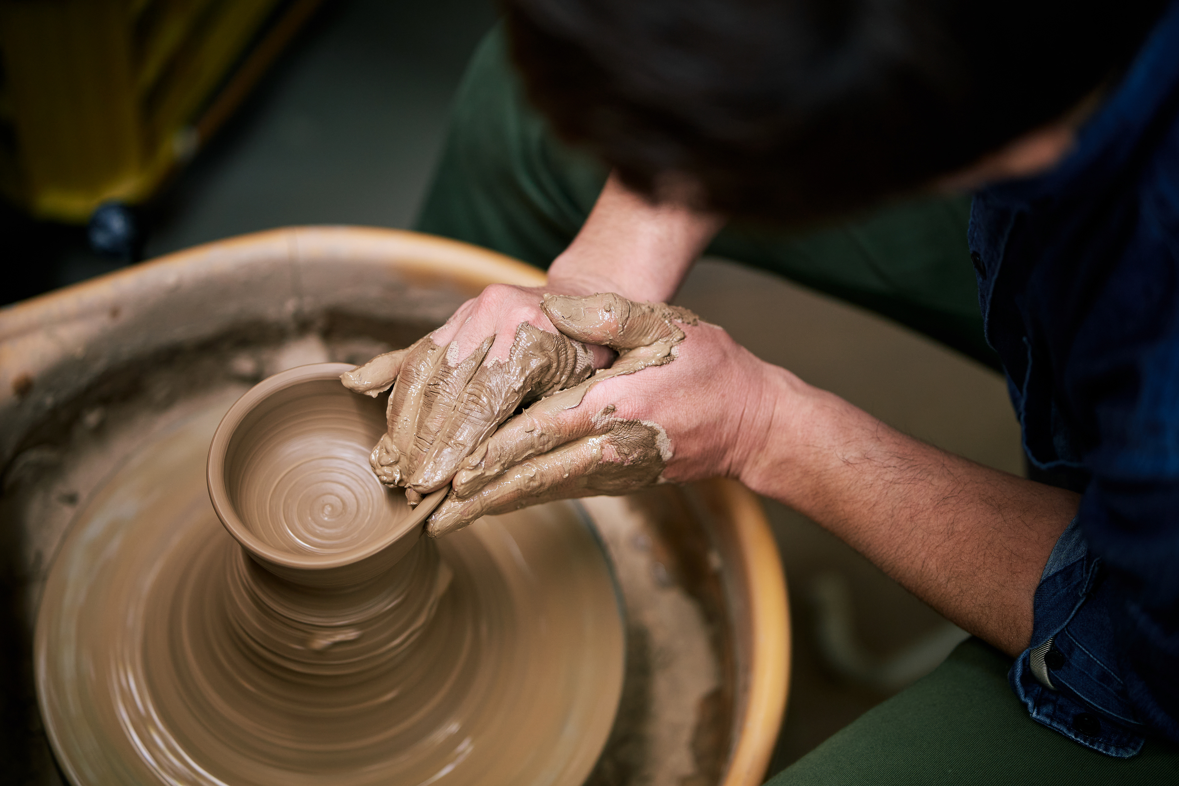 虚空蔵窯（九谷焼)：ろくろ作業イメージ