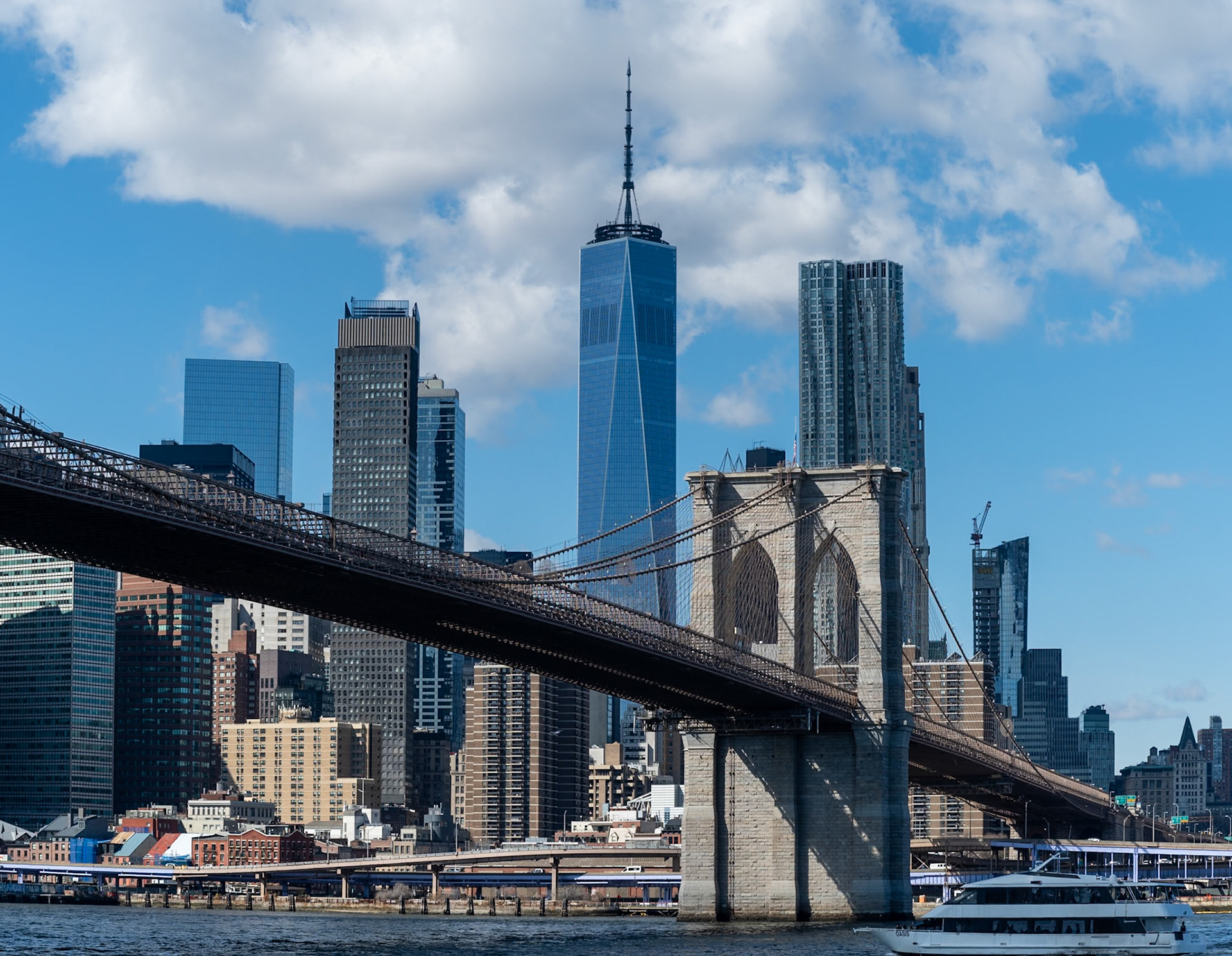The Brooklyn Bridge and Freedom Tower from Brooklyn