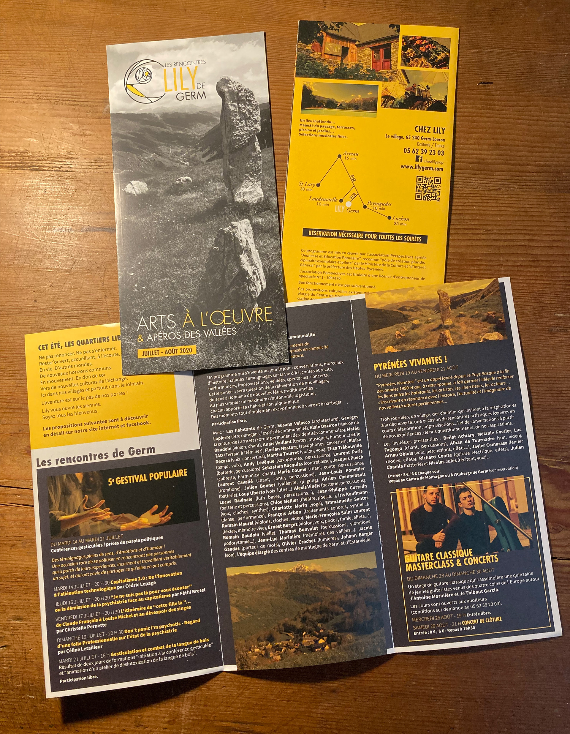 Dépilant 3 volets, 6 pages - 10 x 21 cm