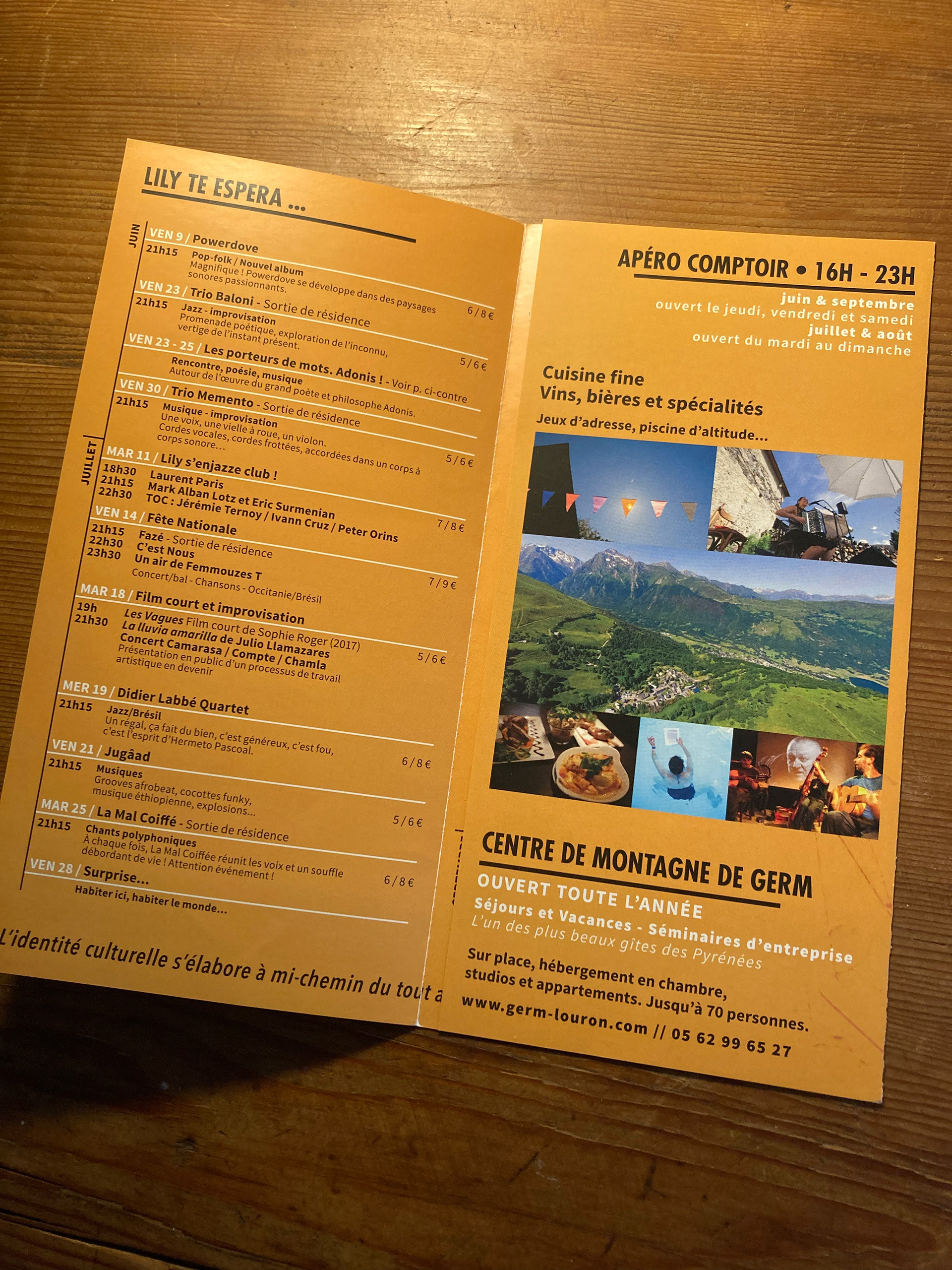 Dépilant 3 volets, 6 pages - 10 x 21 cm