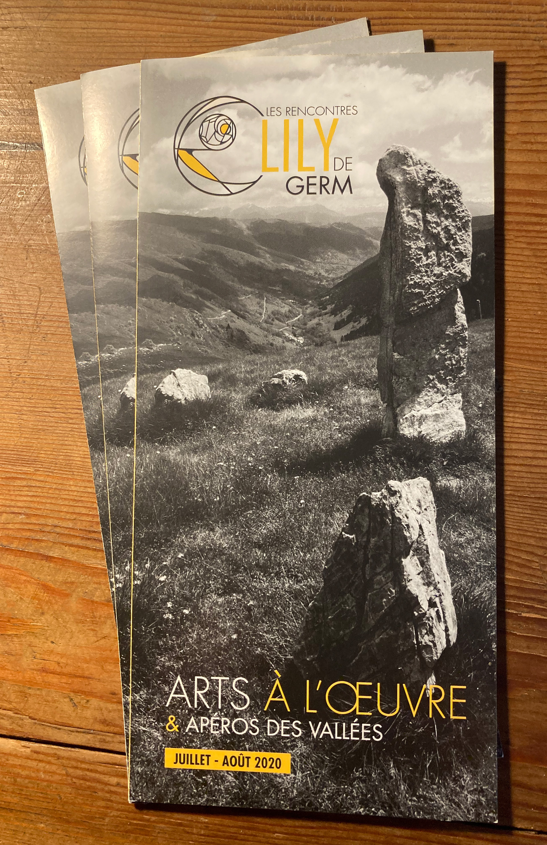 Dépilant 3 volets, 6 pages - 10 x 21 cm - Photographie de couverture ©OdE