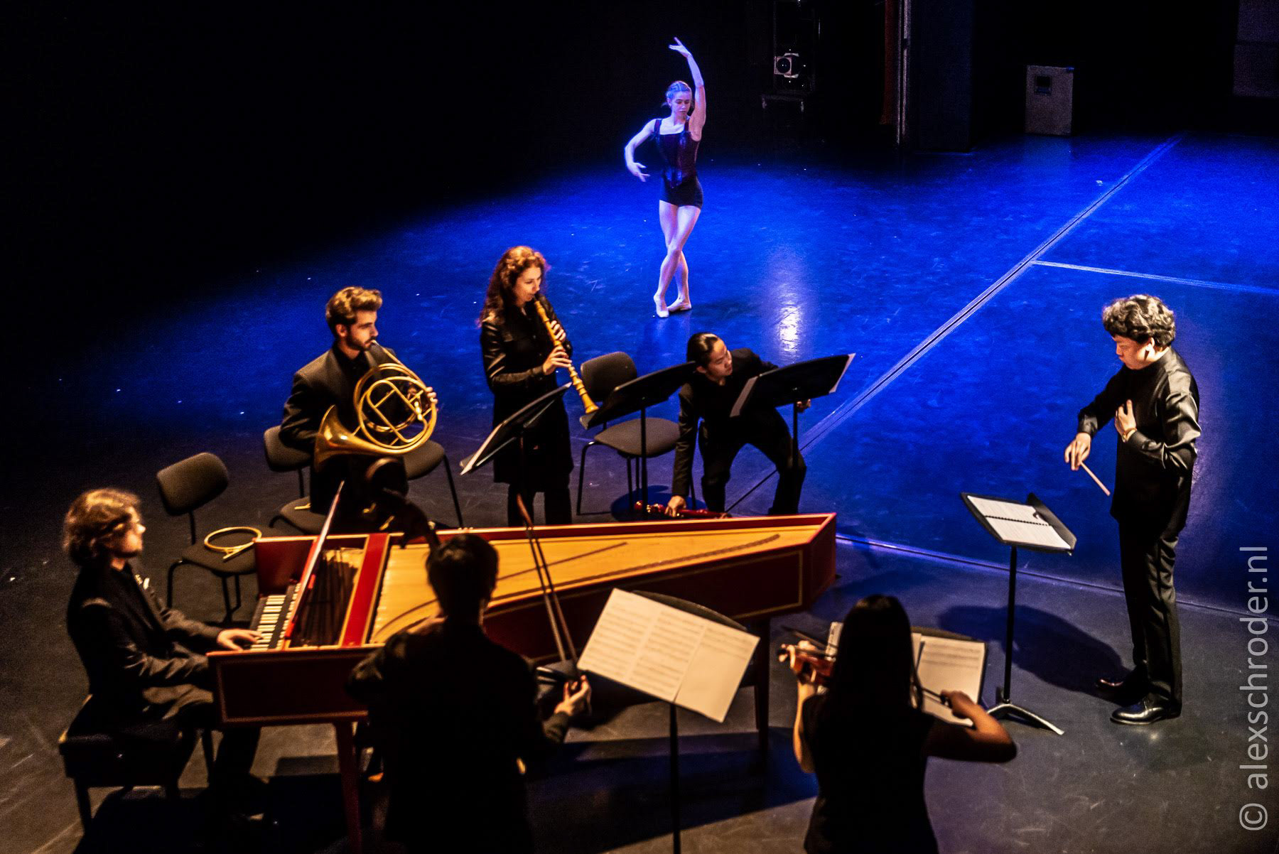 Three pieces for baroque ensemble - Conducted by Leonard Kwon, performed by the Natthapong Sirisit (rec.), Olga Kuznetsova (ob.), Nicolas Roudier (hn.), Placida Ho (vln.), Takumi Hiratsuka (vlne), Eliot Dios Martinez (hps.) and the dancer Juul van Helvoirt.