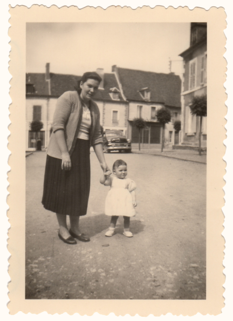 2 ans avec sa mère