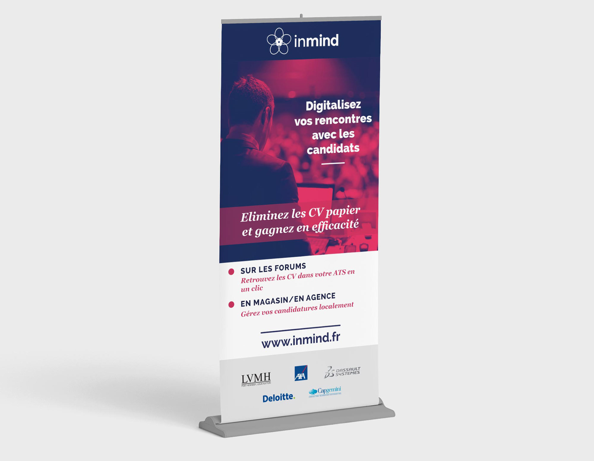 Roll-up vertical présentant l'applicatif INMIND avec une photo, des textes et quelques logos de clients