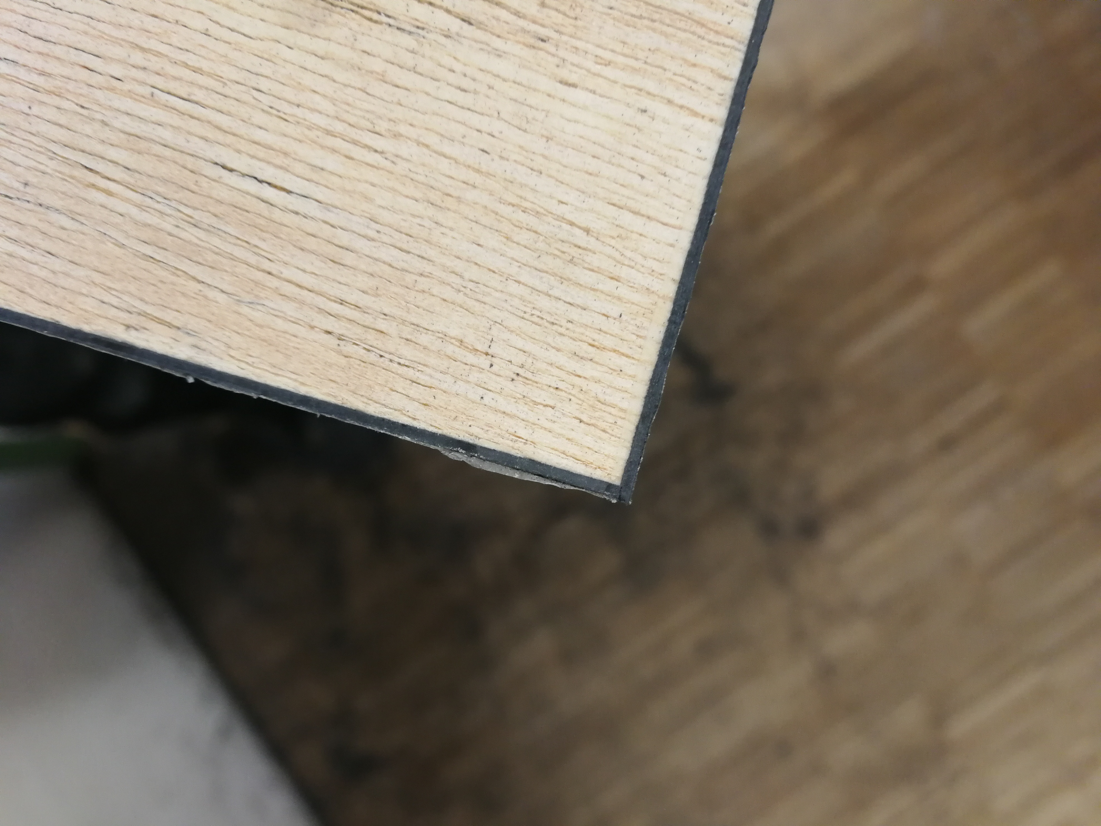 Piton HPL schwarz, matt Stäbchensperrholz an Kanten und in der Fläche