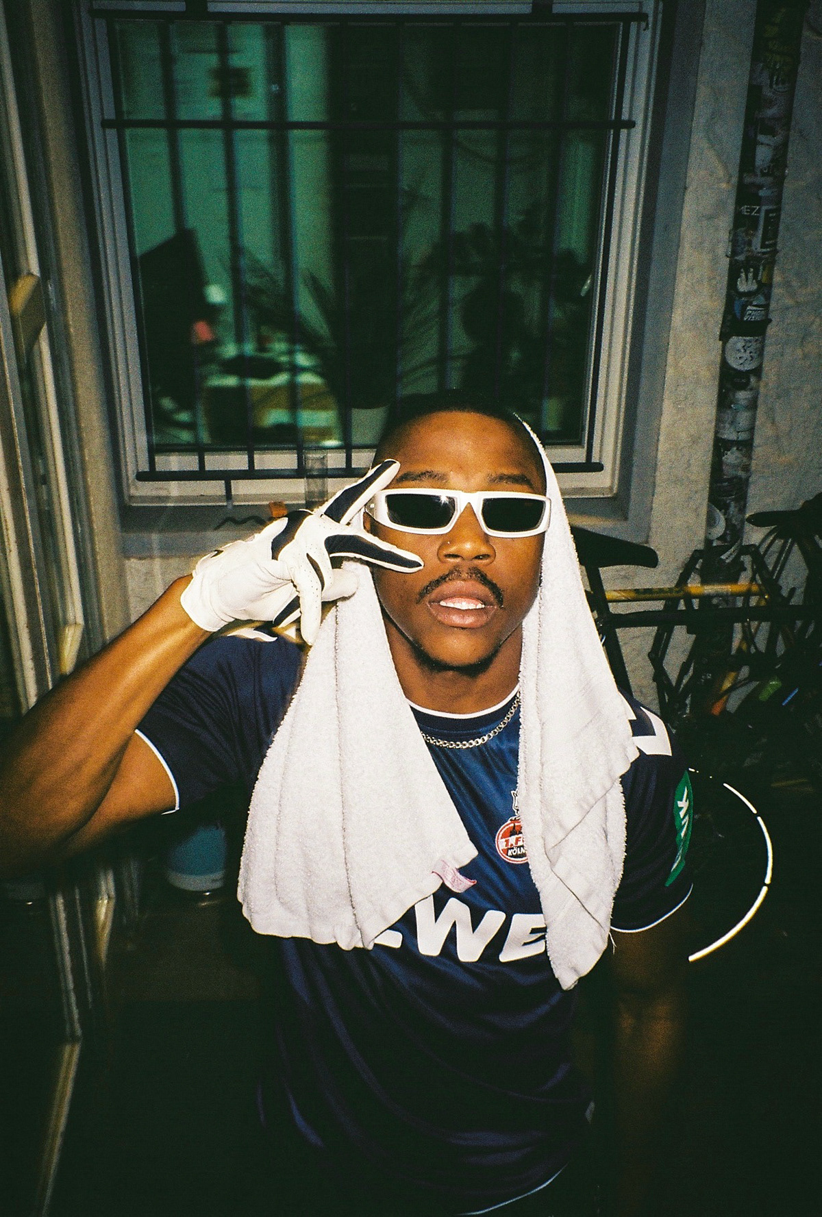 2lade - 2022 - On Film