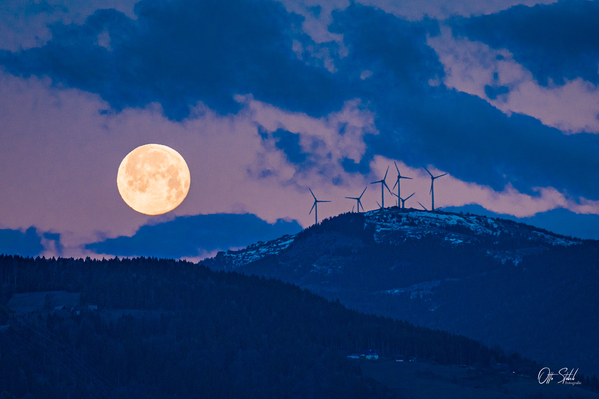 Mond über Handalm - Weinebene