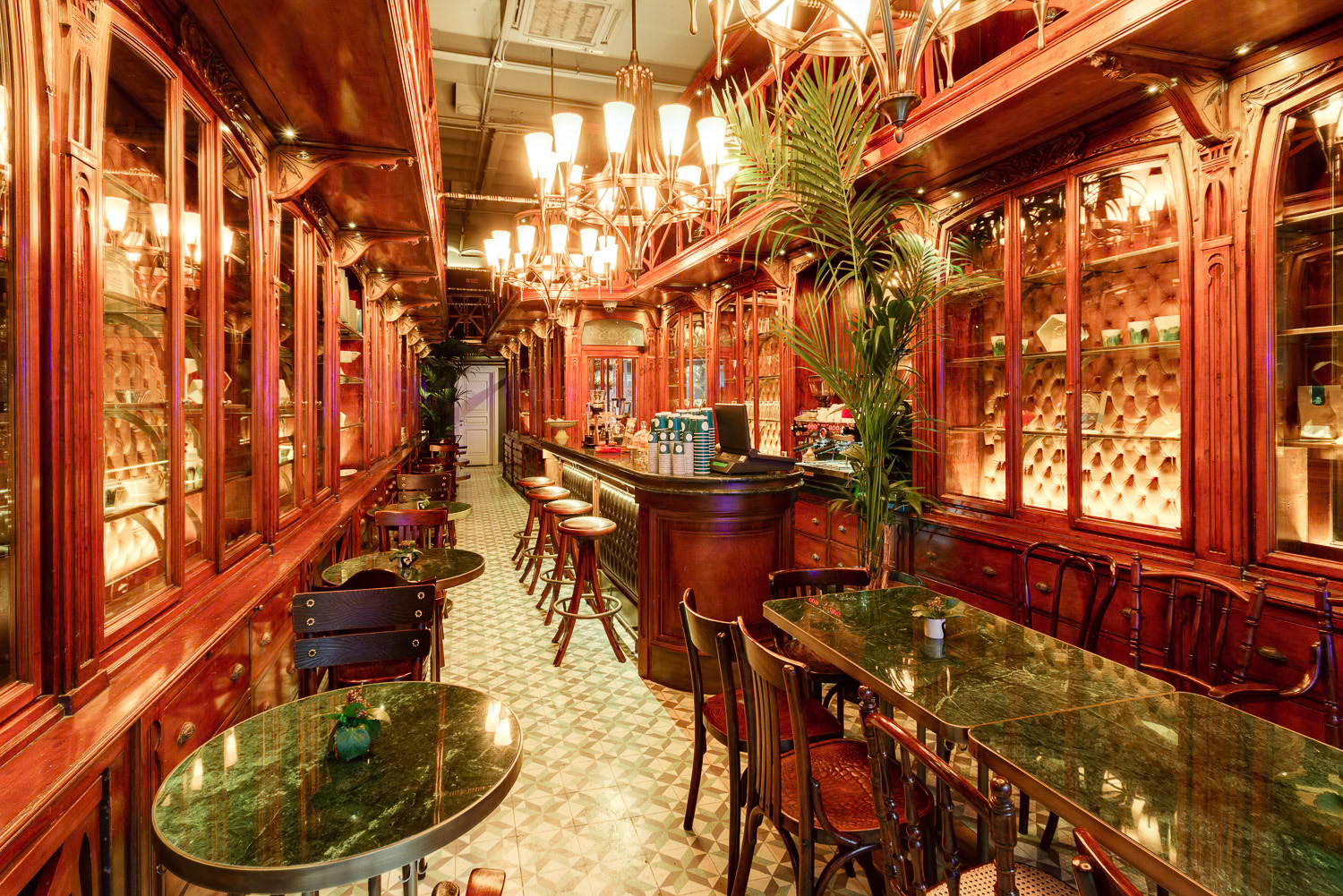 Ravouna 1906 Coffee and Bar
