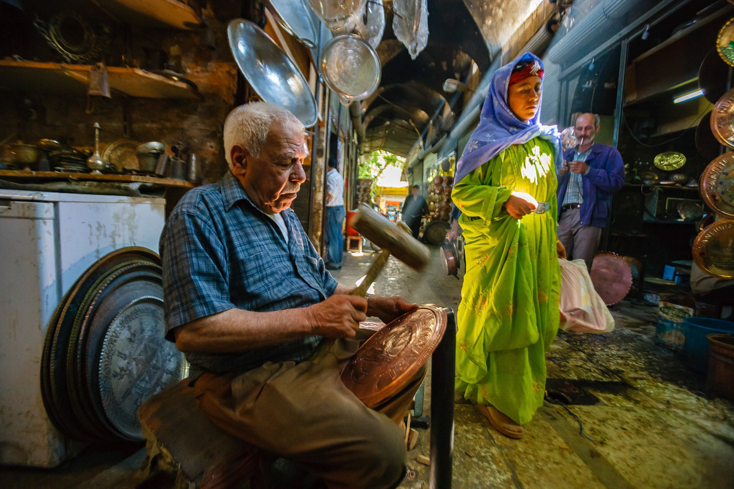 Copperplate maker and woman, Urfa