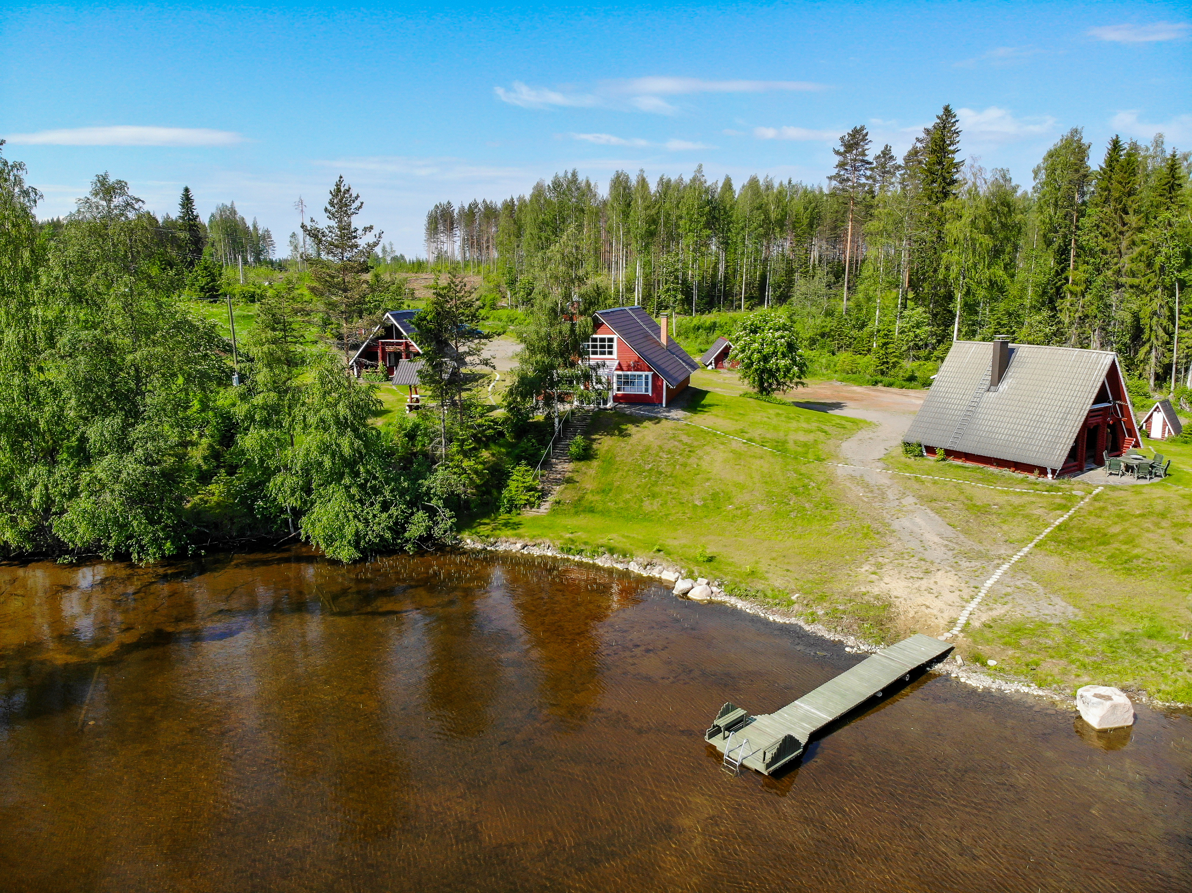 Ilmakuva Tyynelä mökistä kesällä Kiteellä