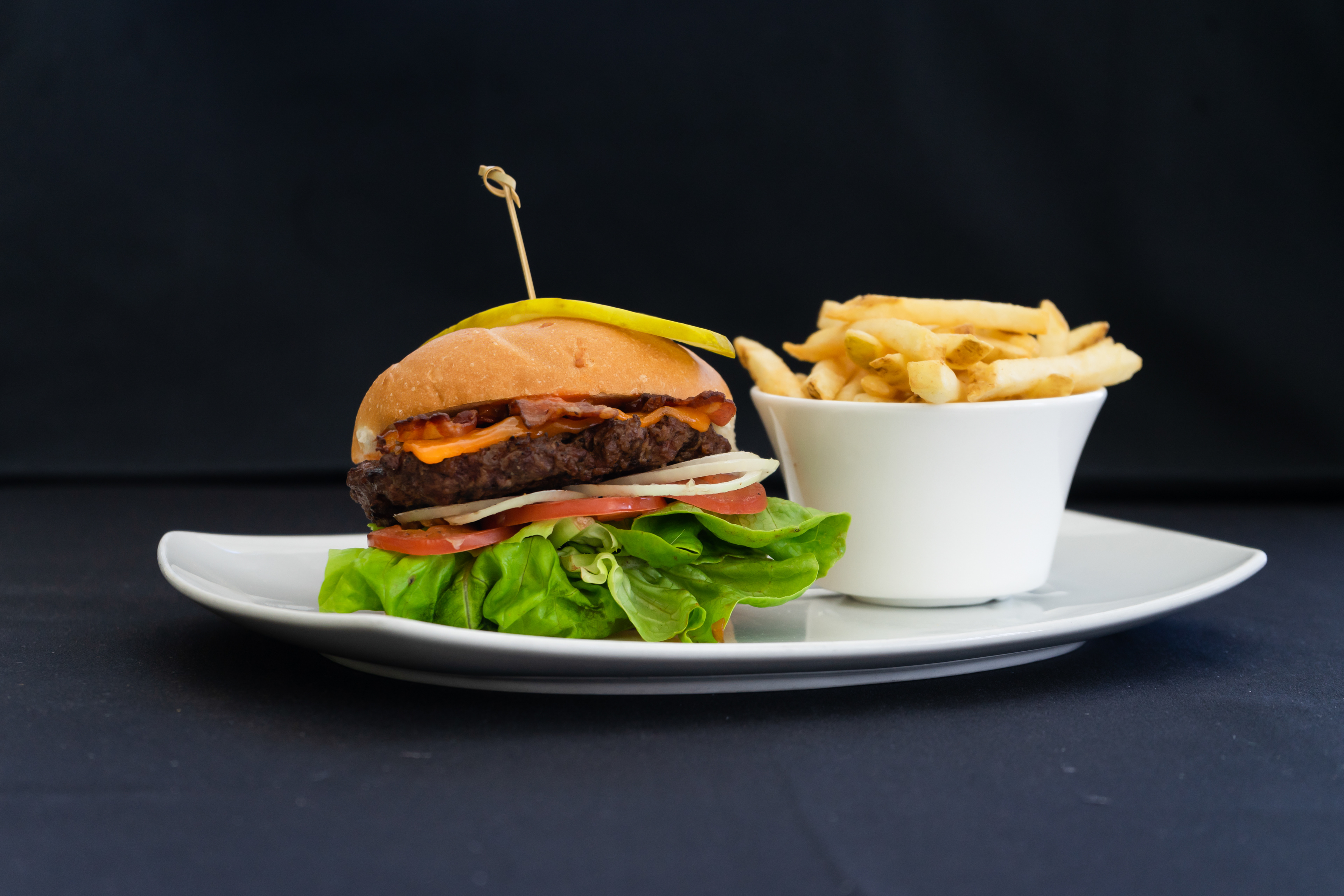 the apron Wall Centre Burger