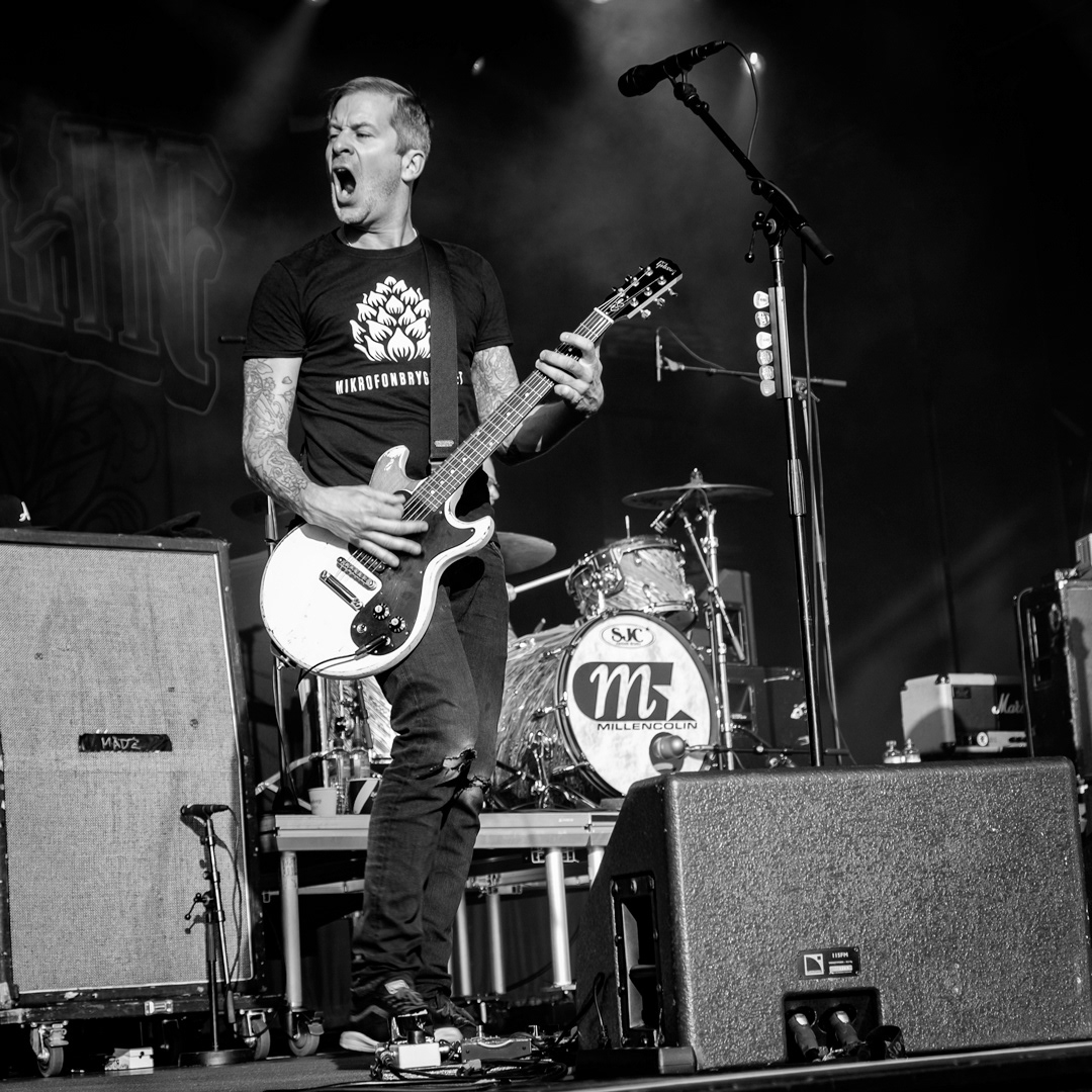 Mathias Färm stepped on a LEGO while performing with Millencolin at Liseberg in Göteborg, Sweden.