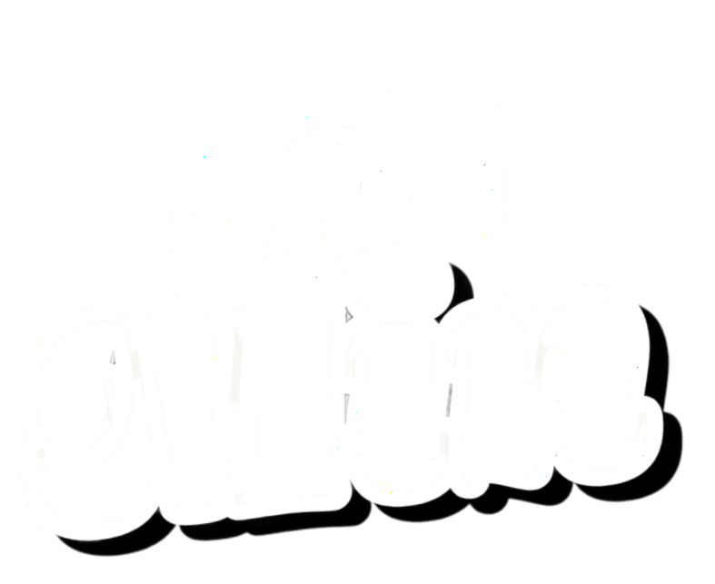 MIN logo mit kleiner weißer kamera auf dem schriftzug