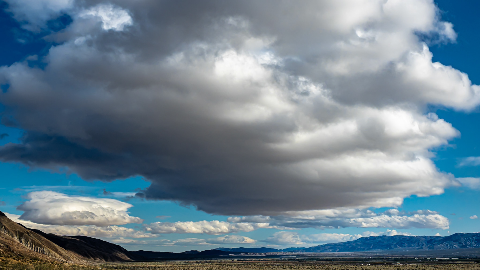 Desert Clouds: These puffy stratocumulus clouds look ominous but usually signify dry weather or light rain.