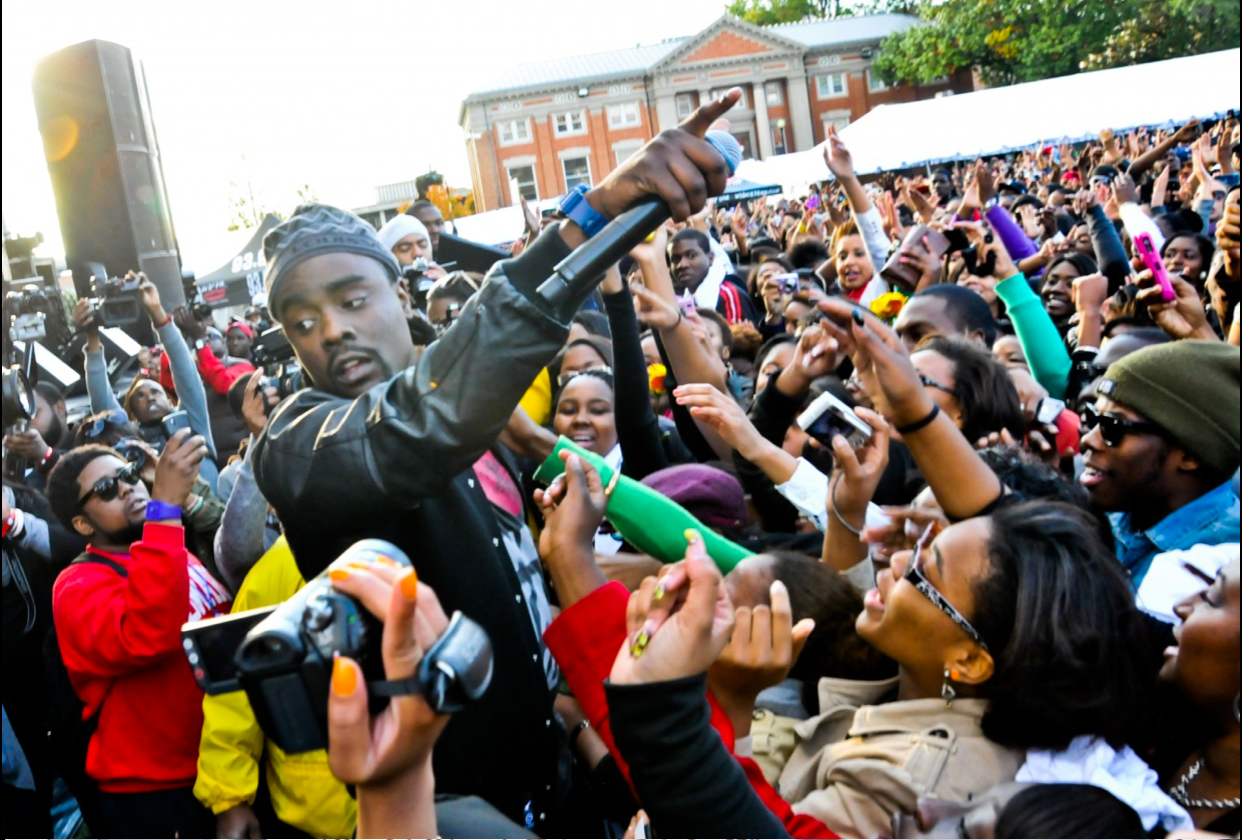 Wale Performing at Yardfest