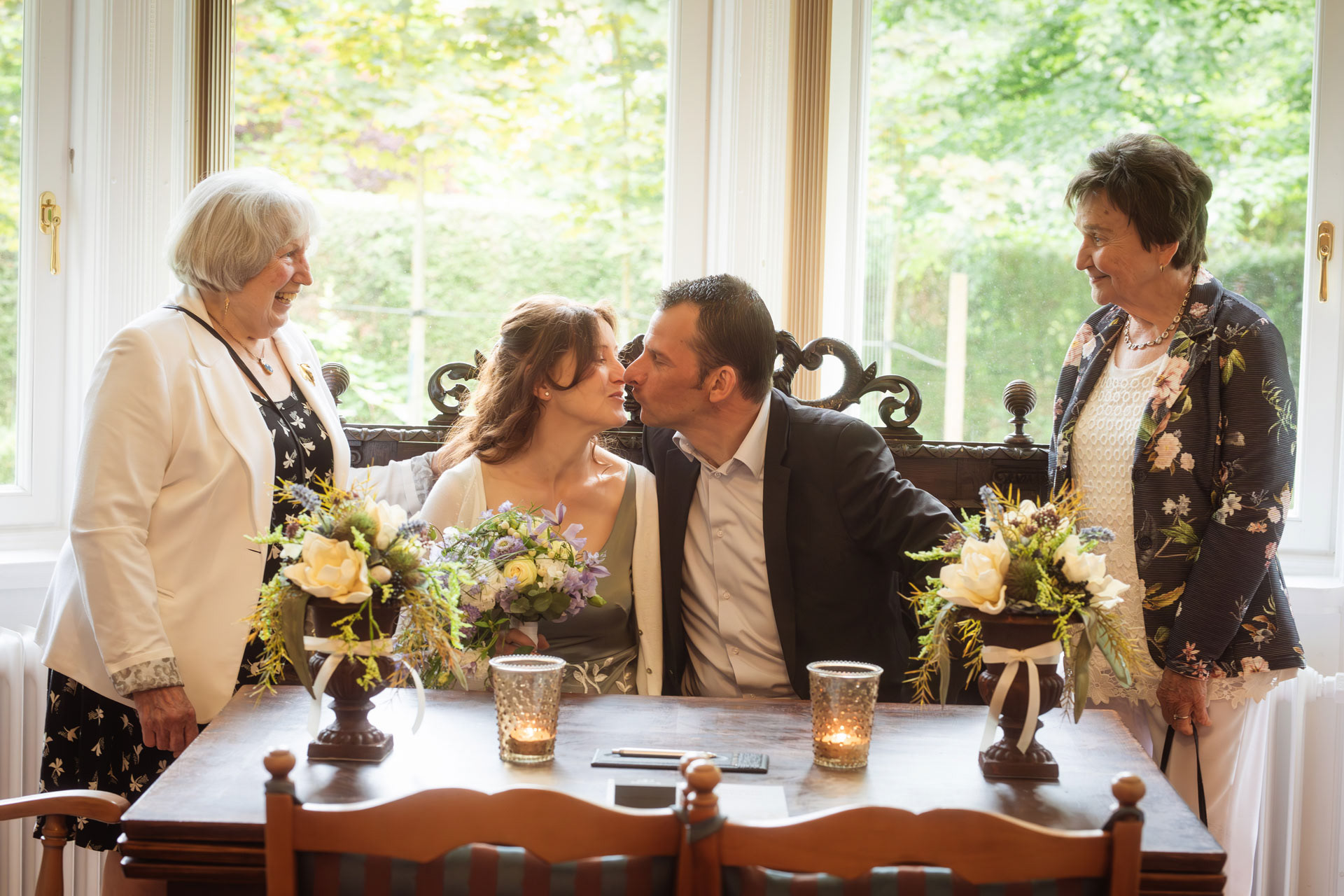  Brautpaar und Trauzeugen im Standesamt Aumühle