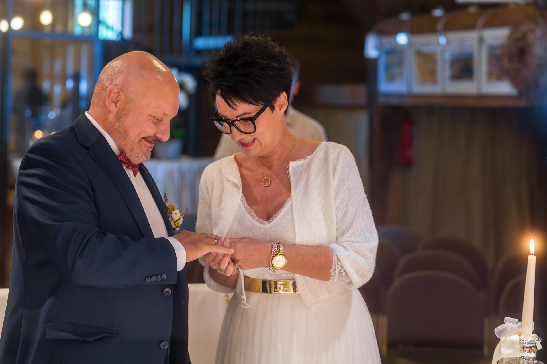 Trauung eines Paares in der  Priesterkate Büchen