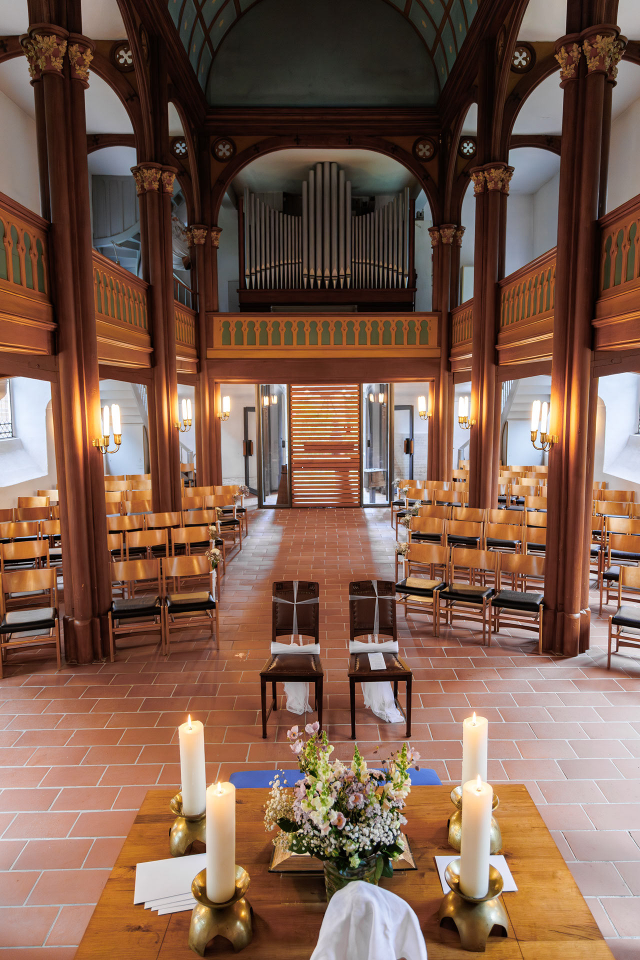 Innenansicht der Kirche St. Elisabeth-Kirche in Brunstorf